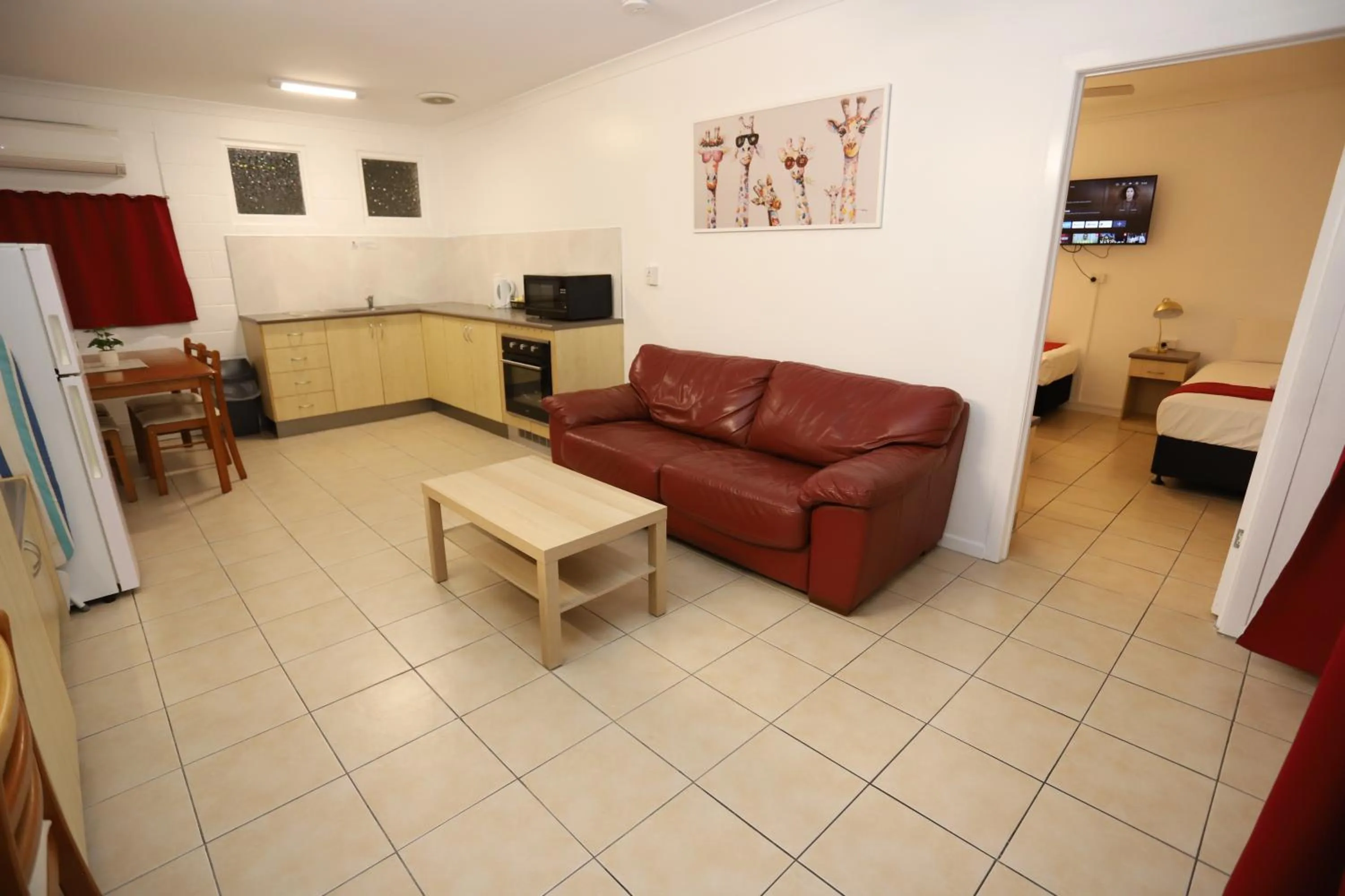 TV and multimedia in Tropic Coast Motel