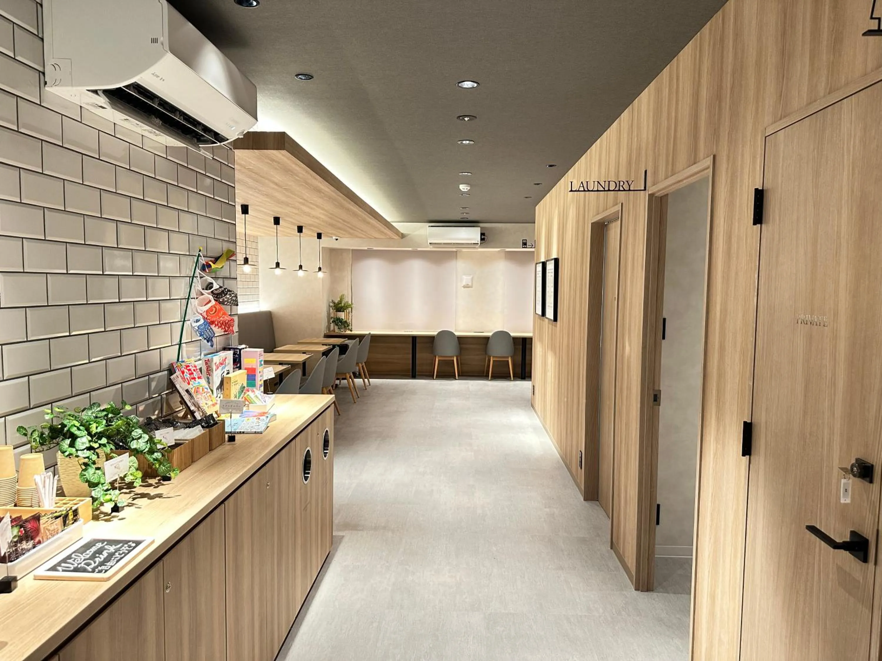 Communal lounge/ TV room in ALPHABED INN Sapporo Odori Park