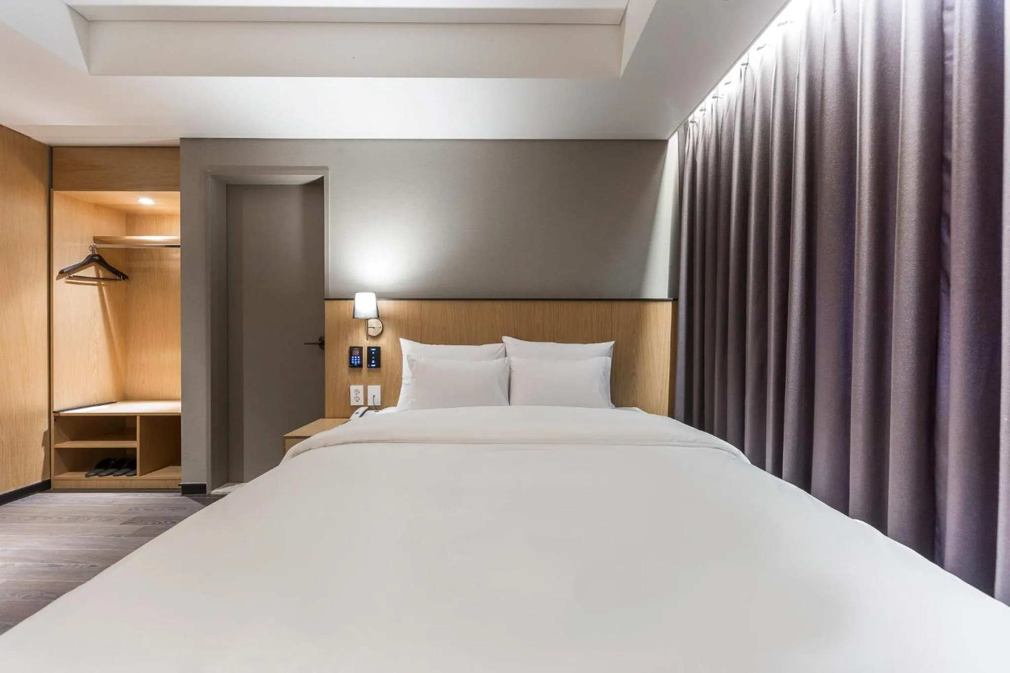 Photo of the whole room, Bed in Gwangju HOUND Hotel