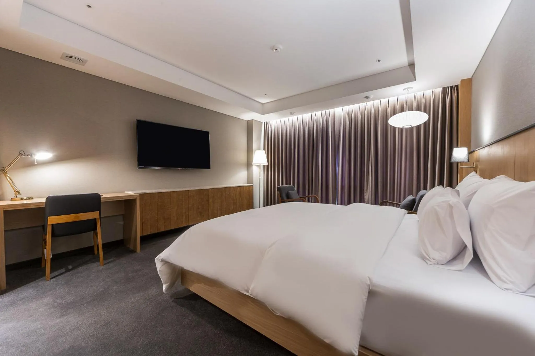 Photo of the whole room, Bed in Gwangju HOUND Hotel