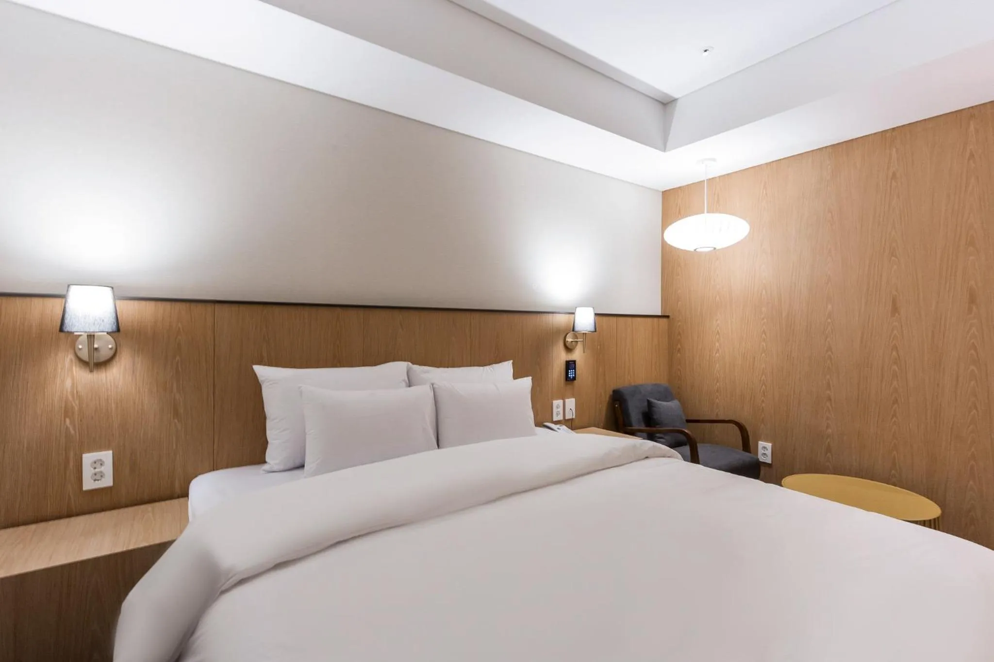 Photo of the whole room, Bed in Gwangju HOUND Hotel