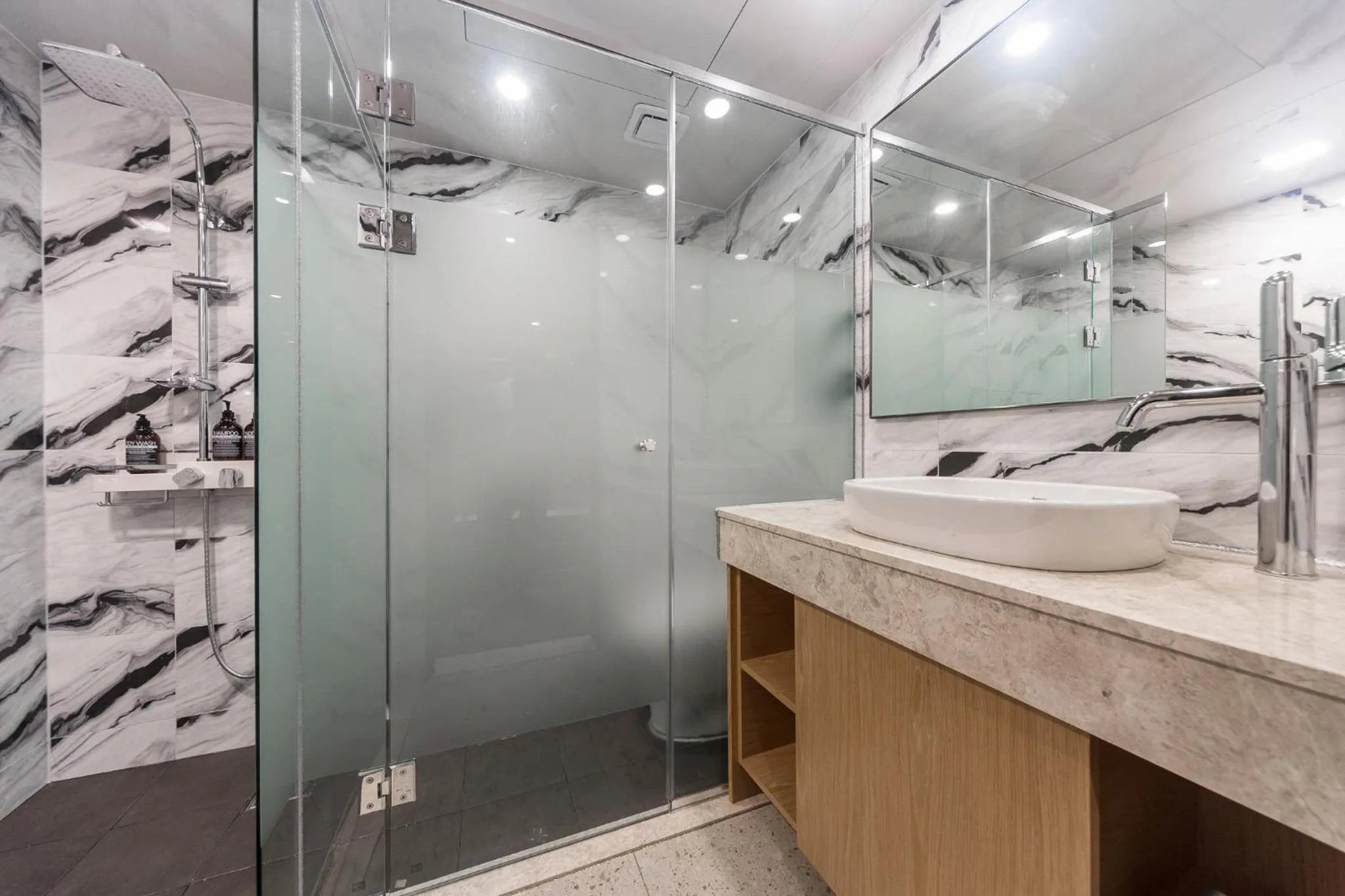 Toilet in Gwangju HOUND Hotel