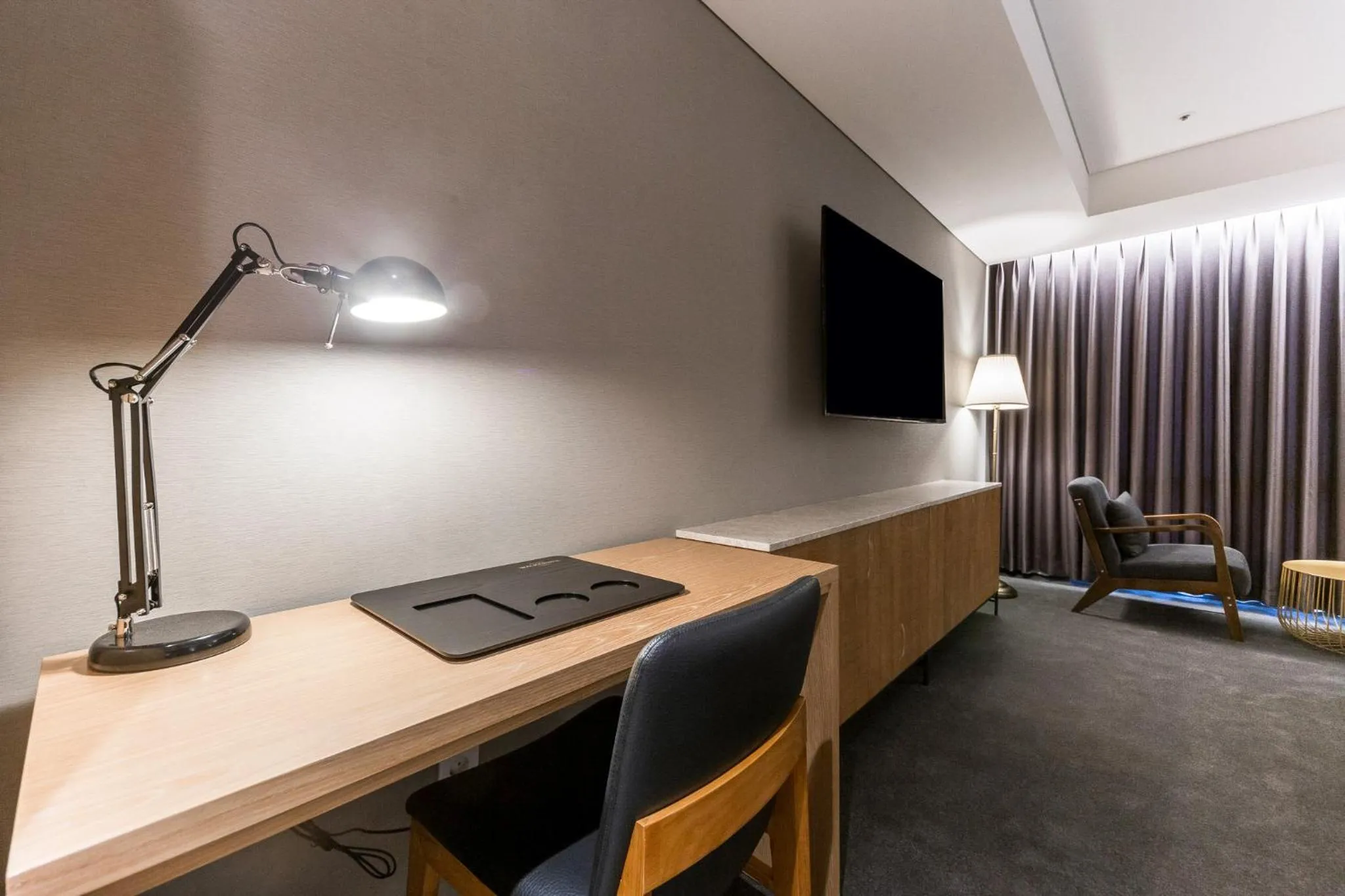 Seating area in Gwangju HOUND Hotel