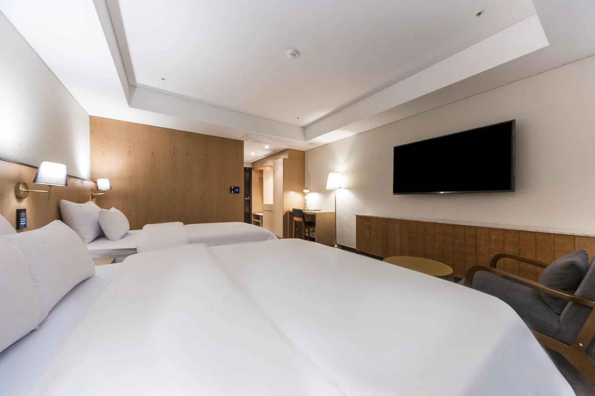 Photo of the whole room, Bed in Gwangju HOUND Hotel