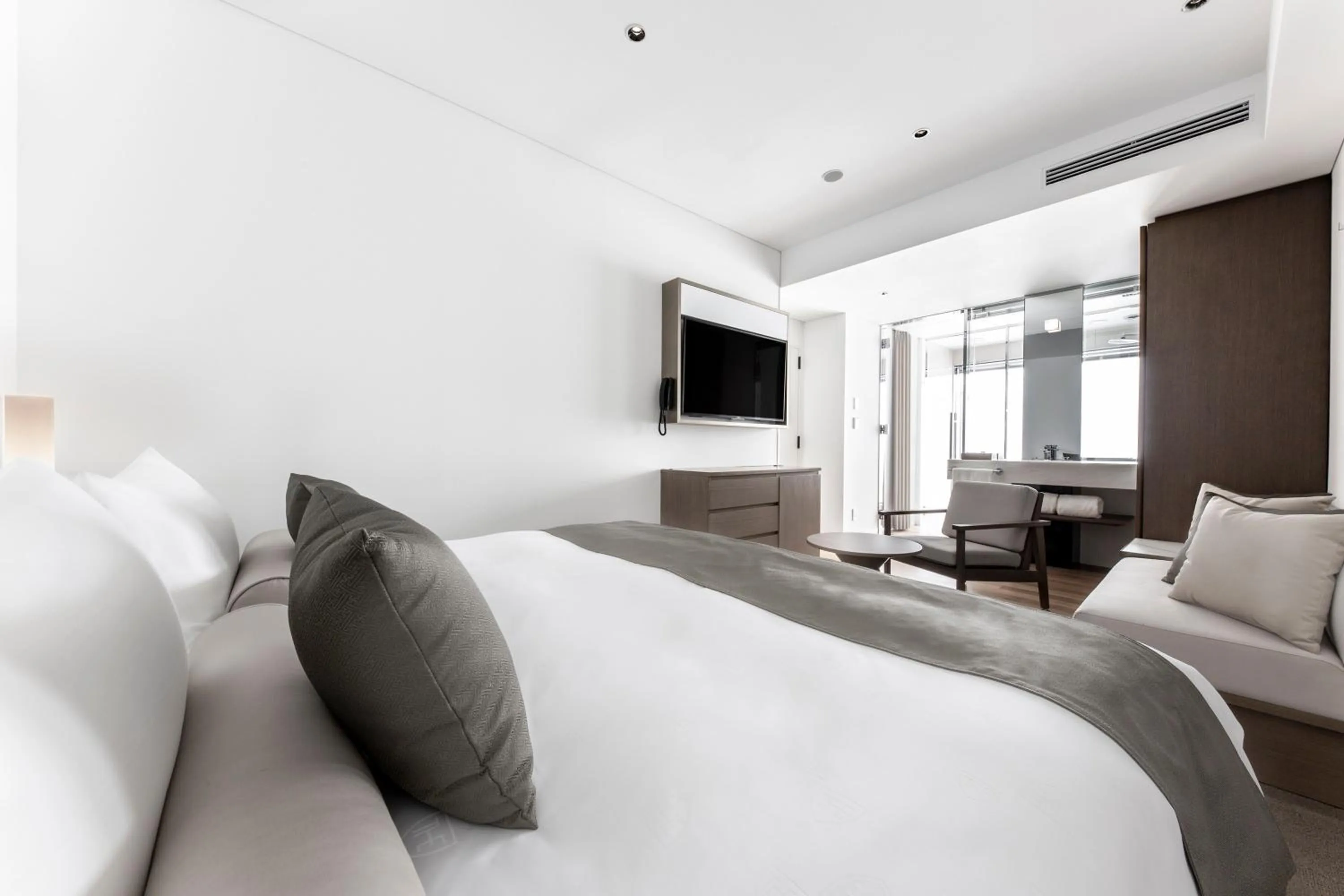 Photo of the whole room, Bed in The Royal Park Hotel Iconic Kyoto