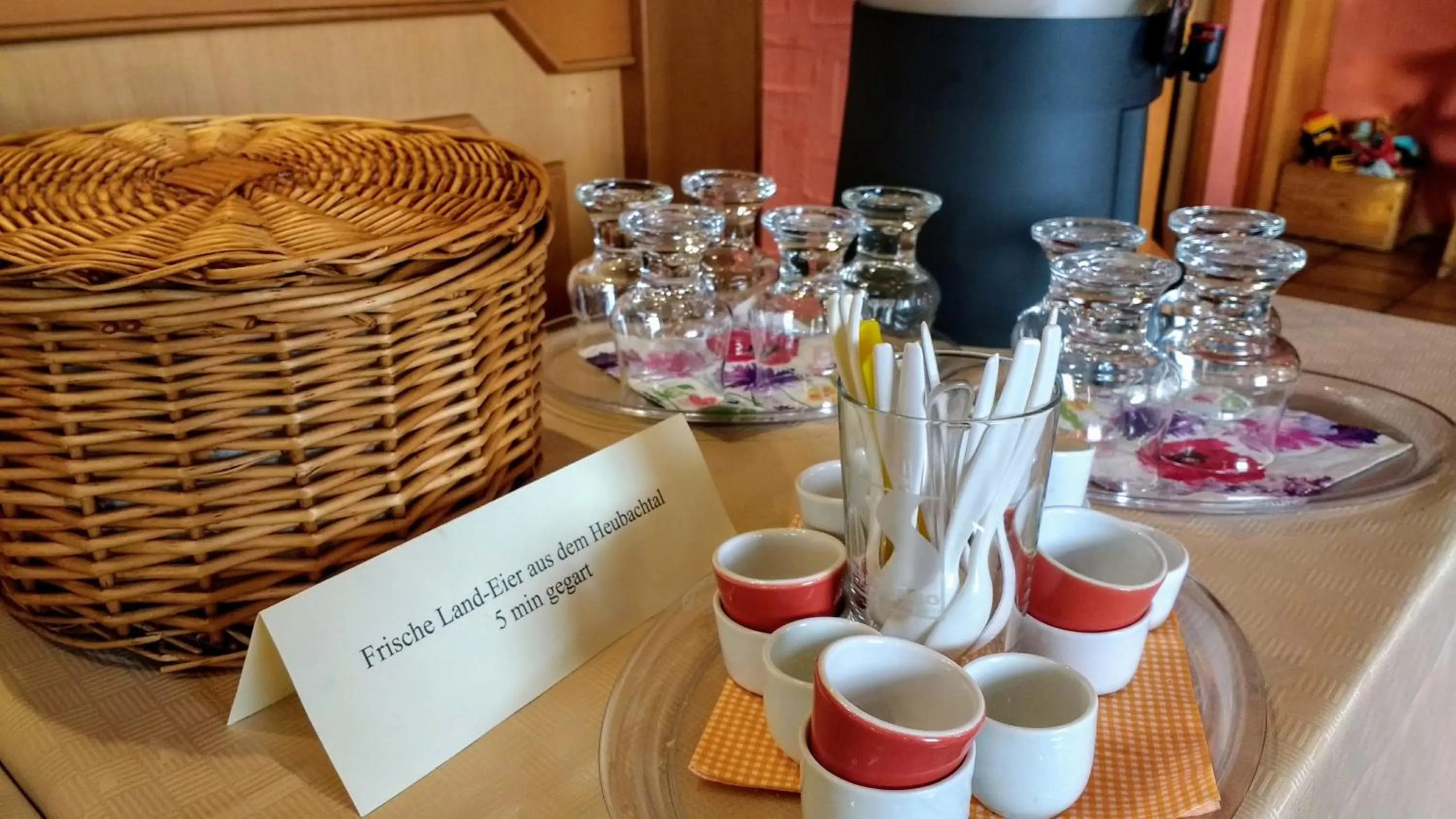 Buffet breakfast in Hotel Oranien