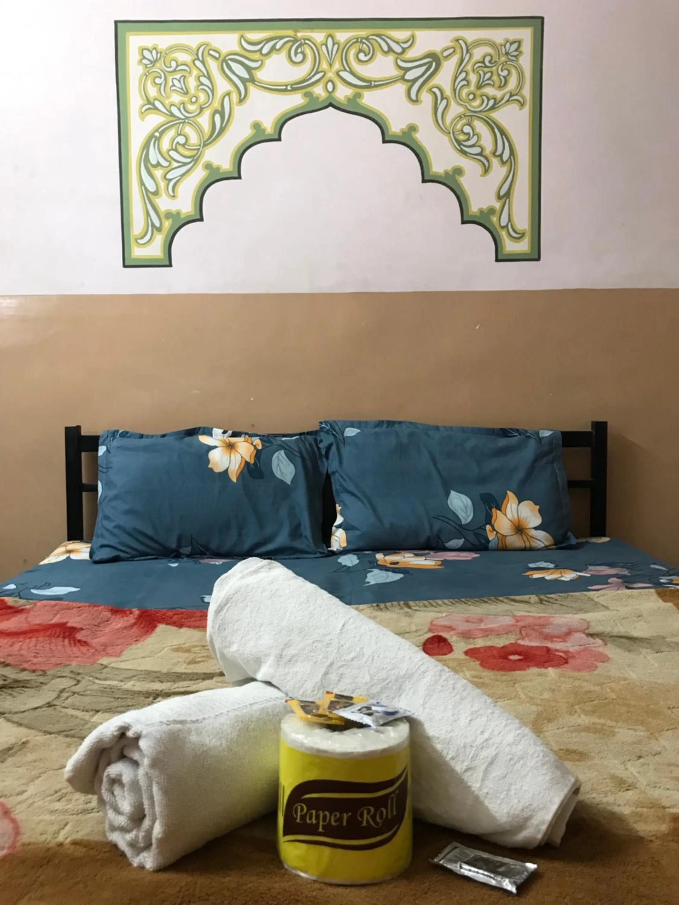 Bed in Jamna Vilas Guest House and Restaurant