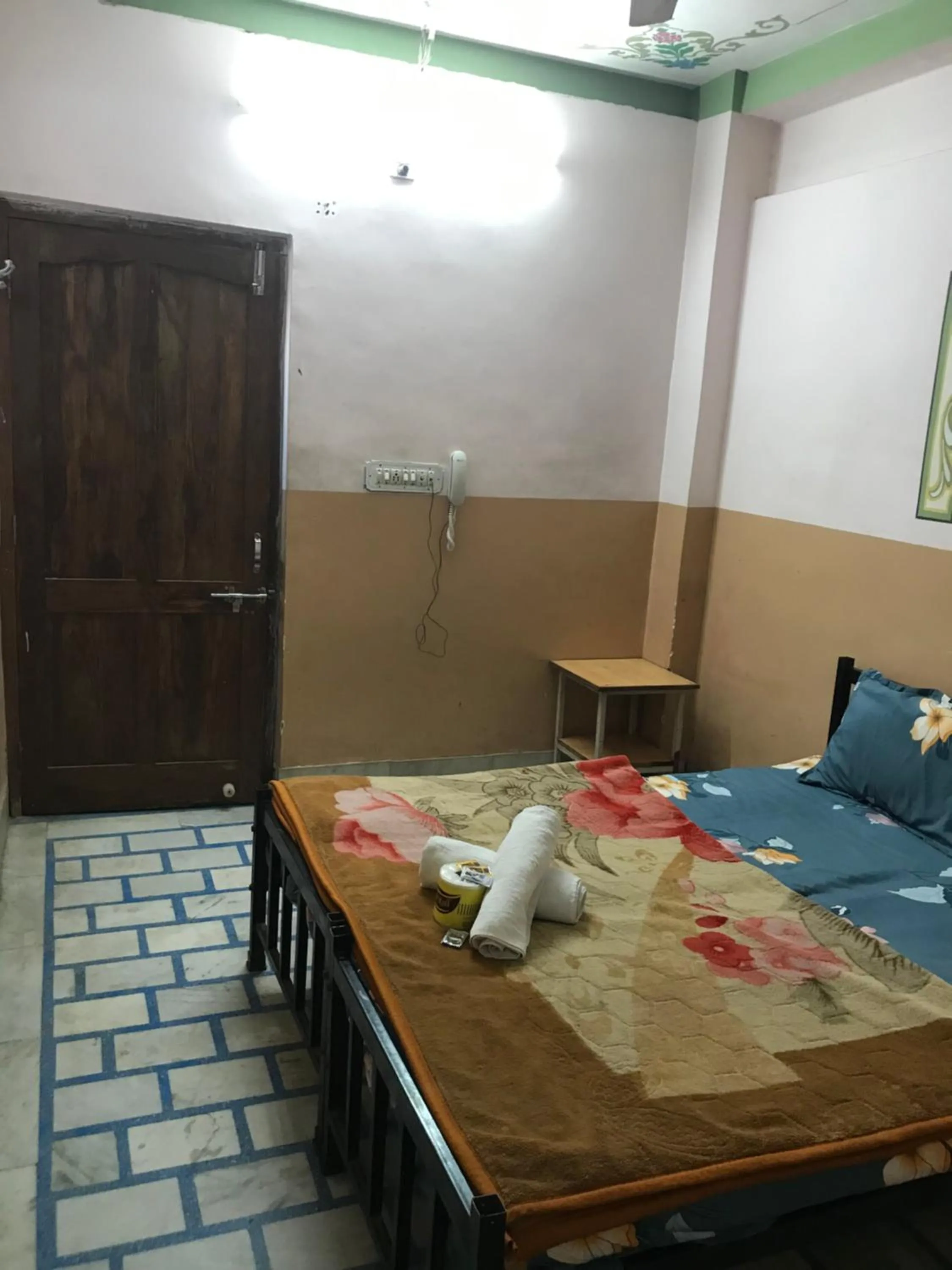 Bedroom, Bed in Jamna Vilas Guest House and Restaurant