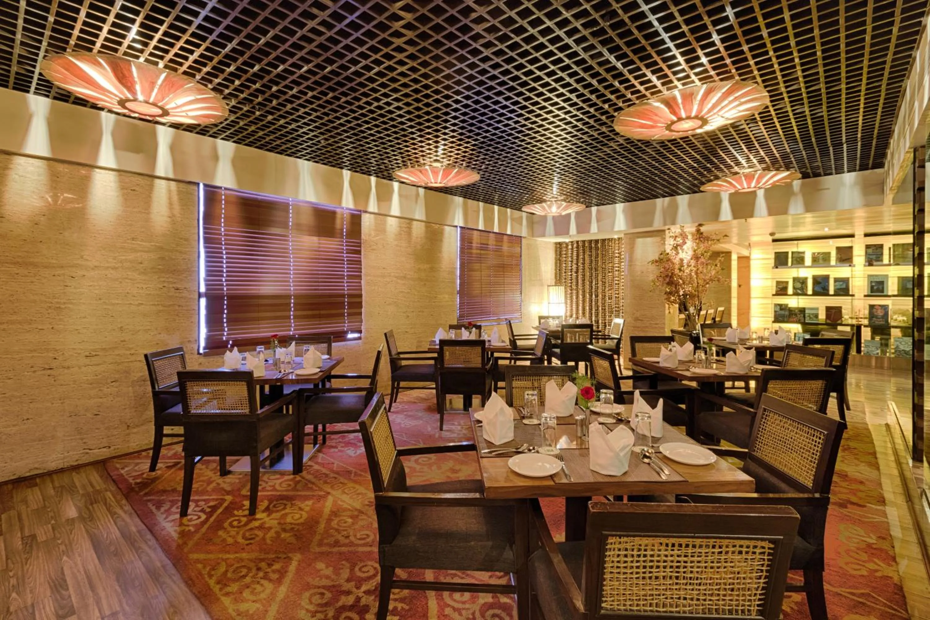 Restaurant/places to eat in Quality Hotel D V Manor