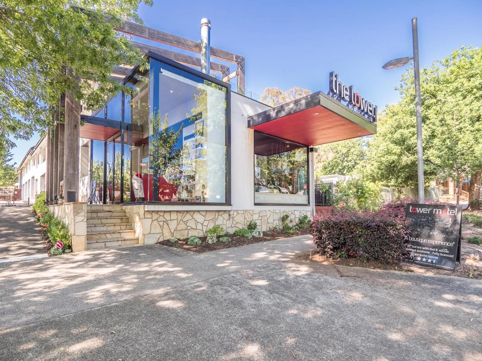 Property building in Tower Motel Marysville