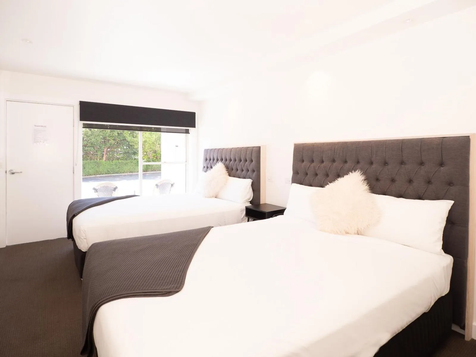 Bedroom, Bed in Tower Motel Marysville