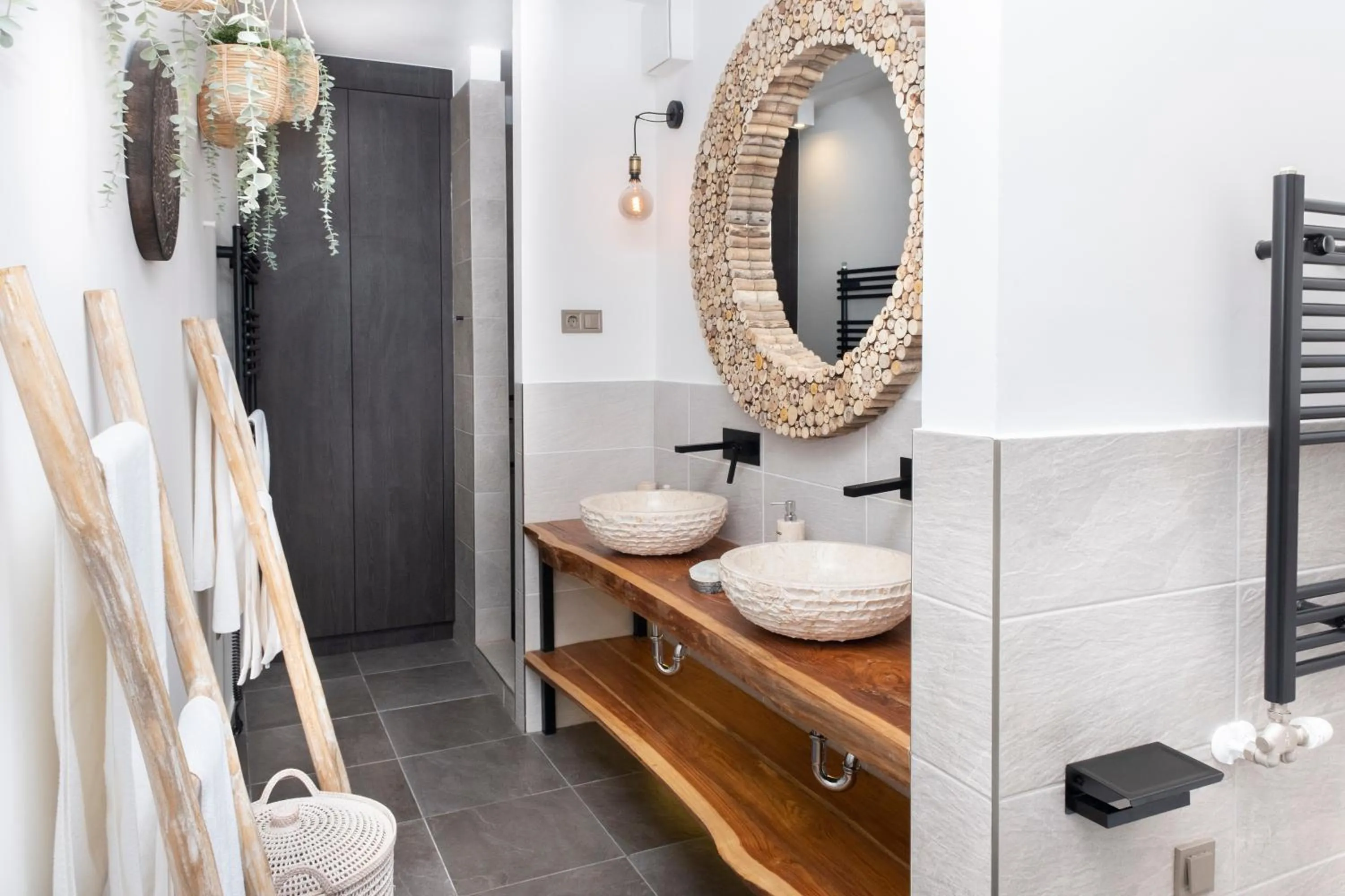 Bathroom in Elisabeth Downtown Apartments by FirstHost