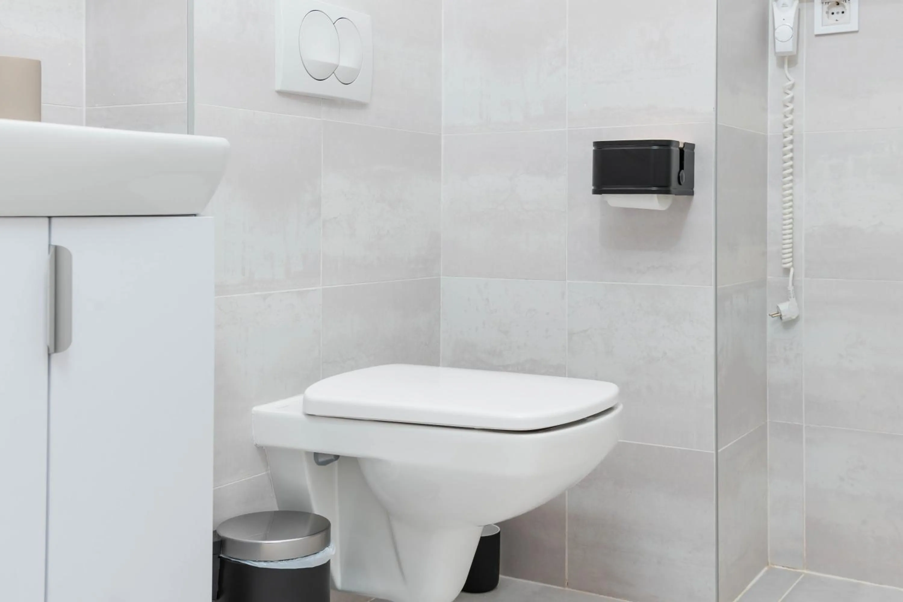 Toilet in Elisabeth Downtown Apartments by FirstHost