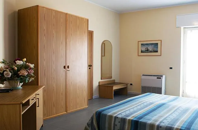 Photo of the whole room, Bed in Hotel Parthenius Cirella di Diamante