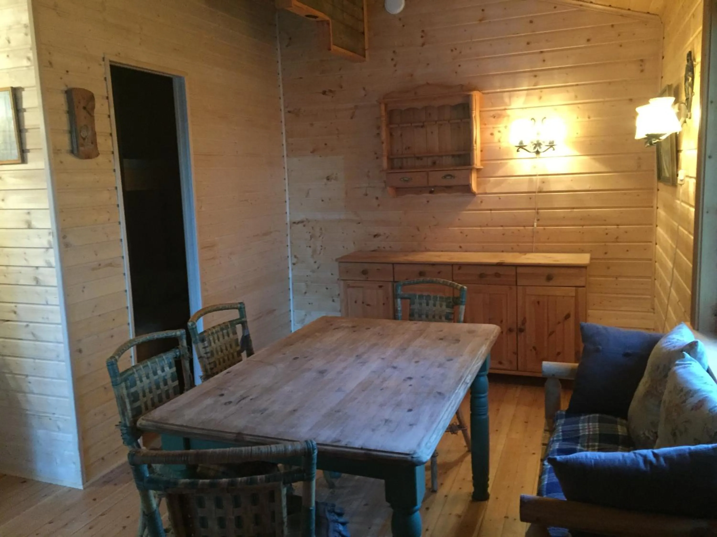 Living room in BIRK bed & birds