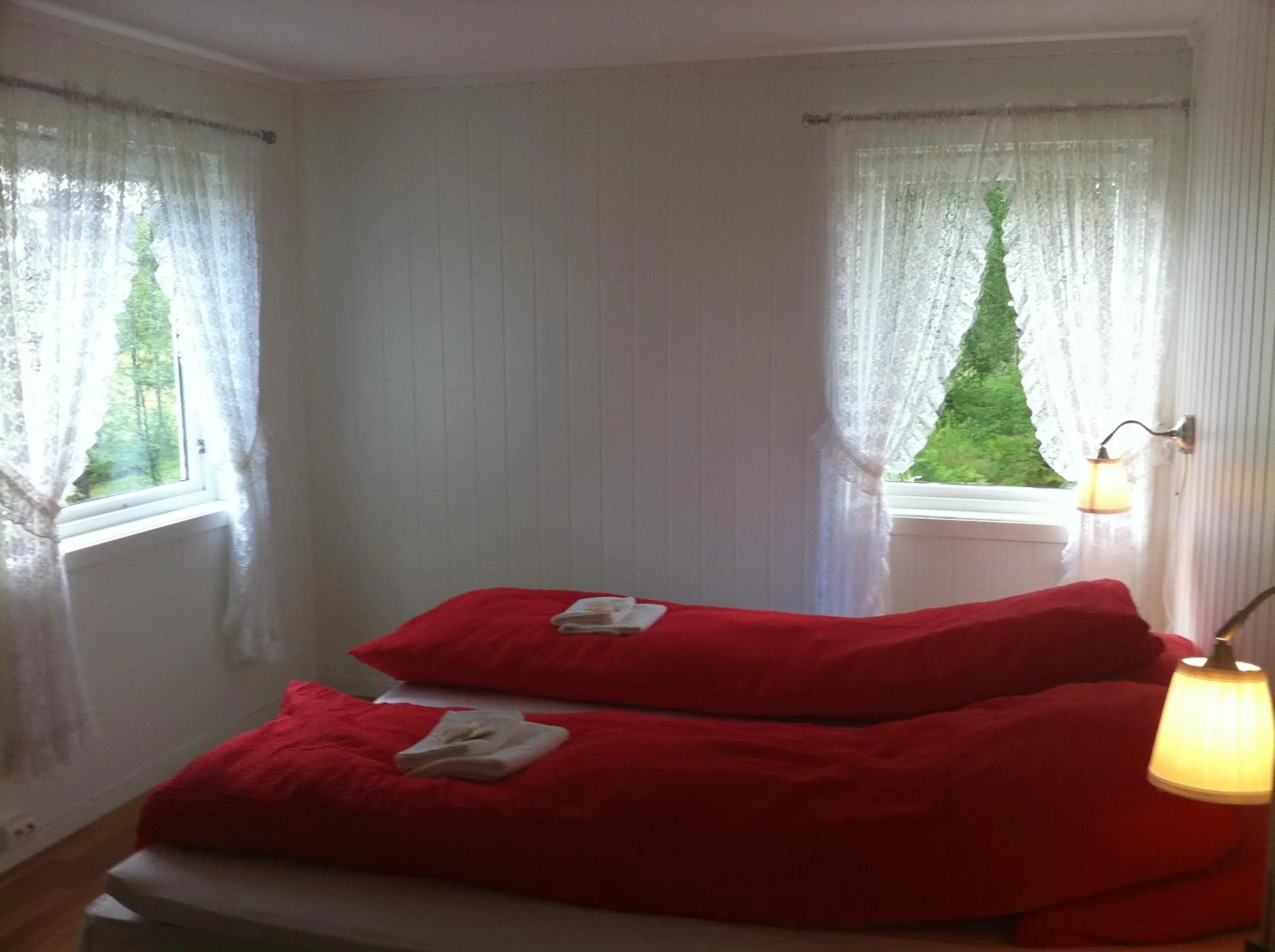 Bed in BIRK bed & birds