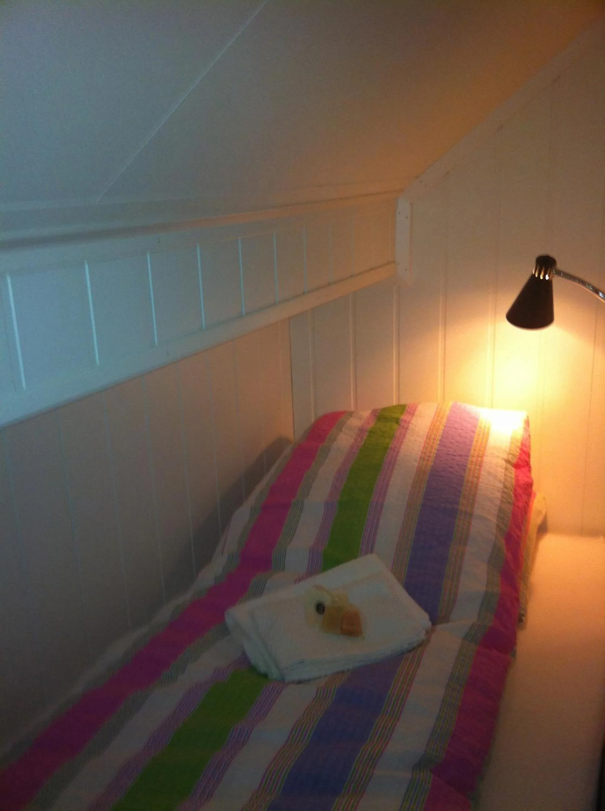 Bed in BIRK bed & birds