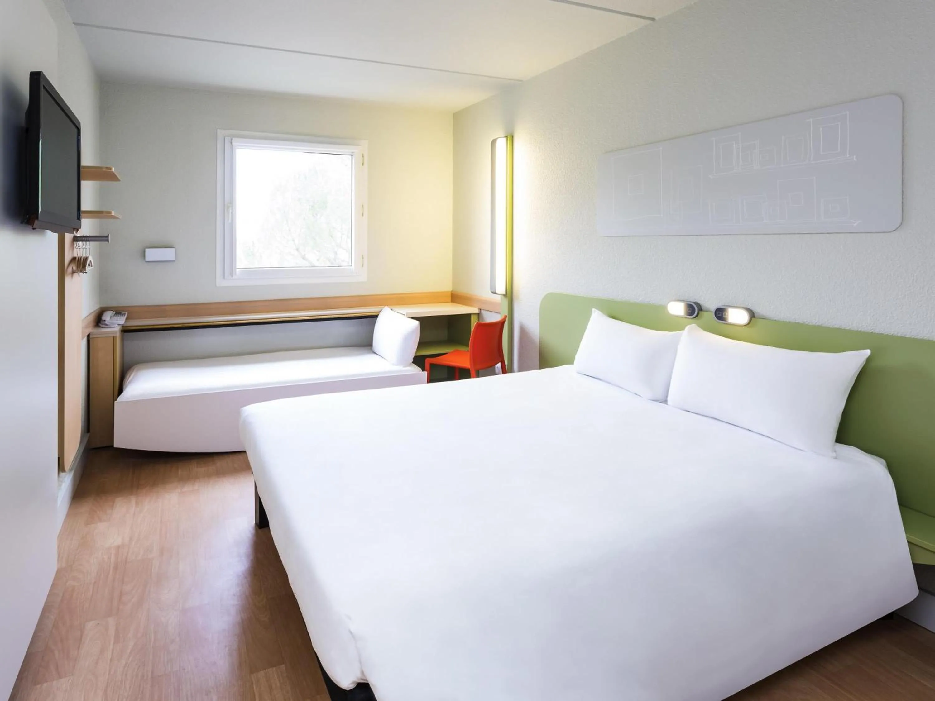 Bedroom, Bed in Ibis Budget Barcelona Sant Andreu De La Barca