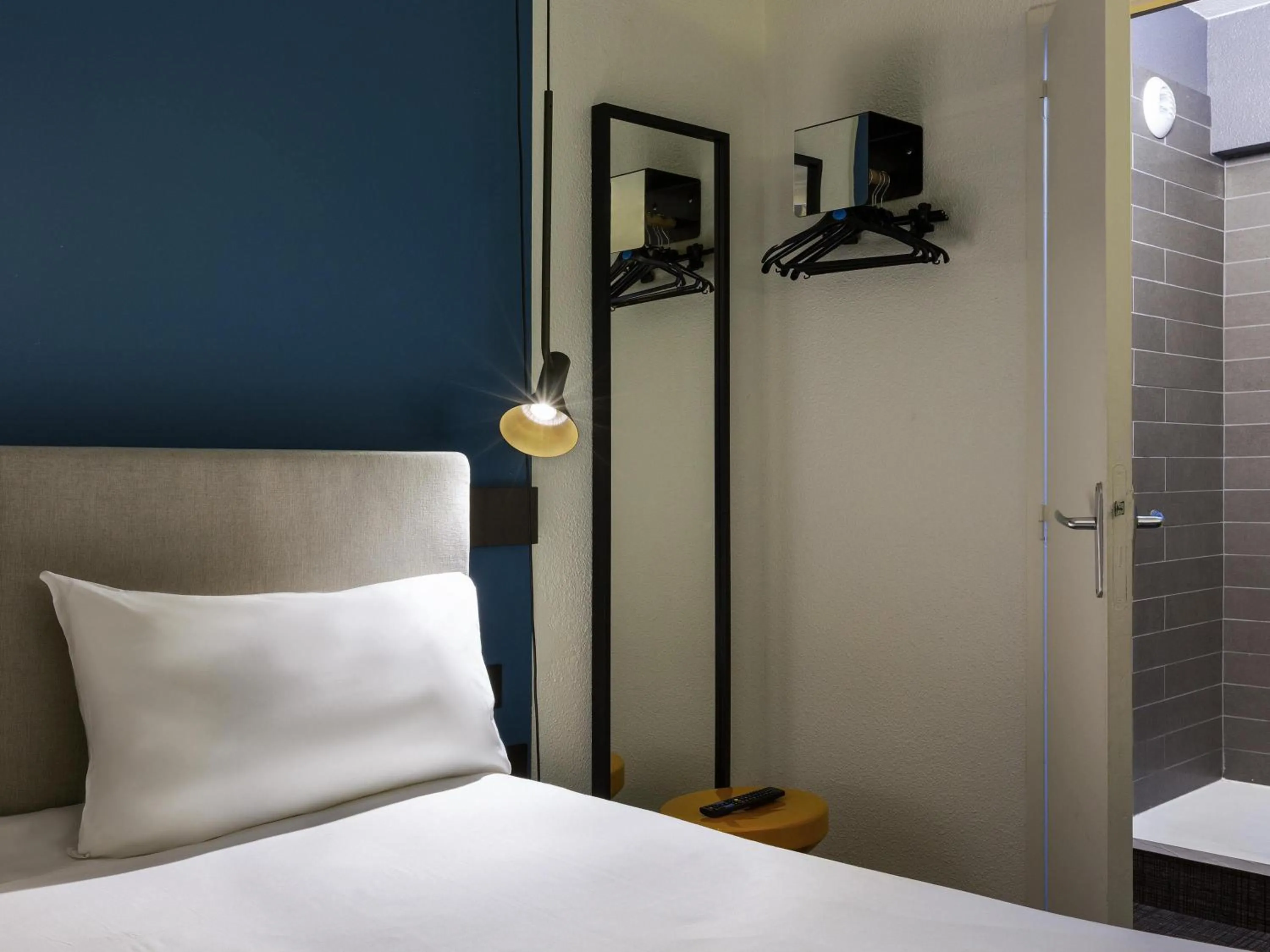 Bedroom, Bed in Ibis Marseille Centre Prefecture