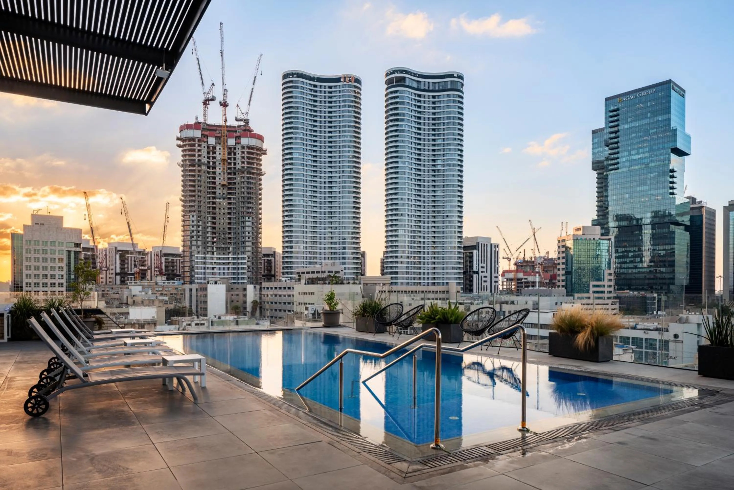 Day in Jo Shtibel Tel-Aviv