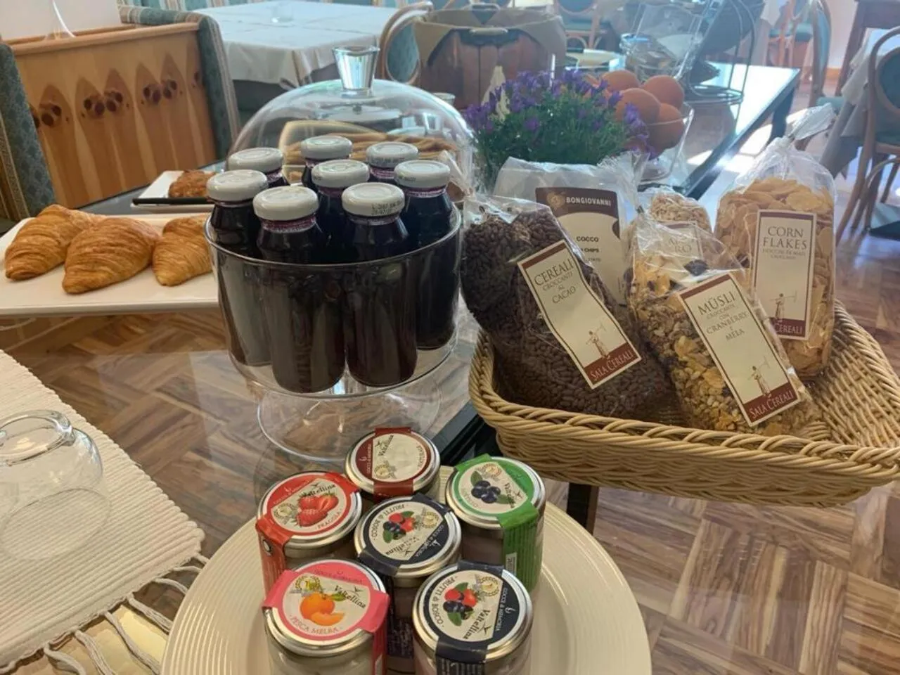 Food and drinks in Hotel Posta