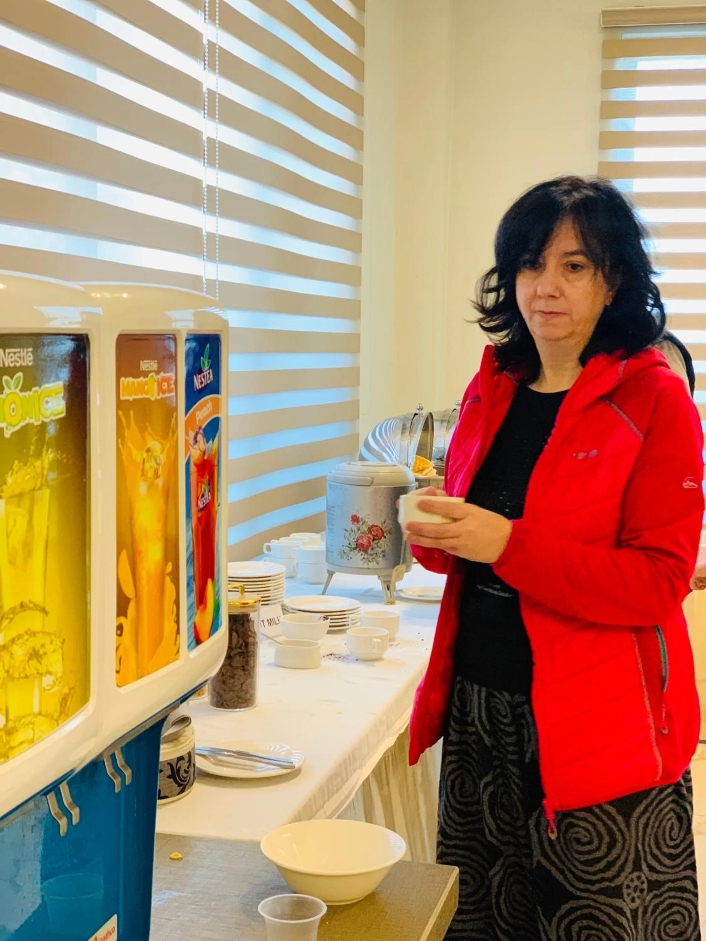 Restaurant/places to eat in Swat Palace Hotel By Northin