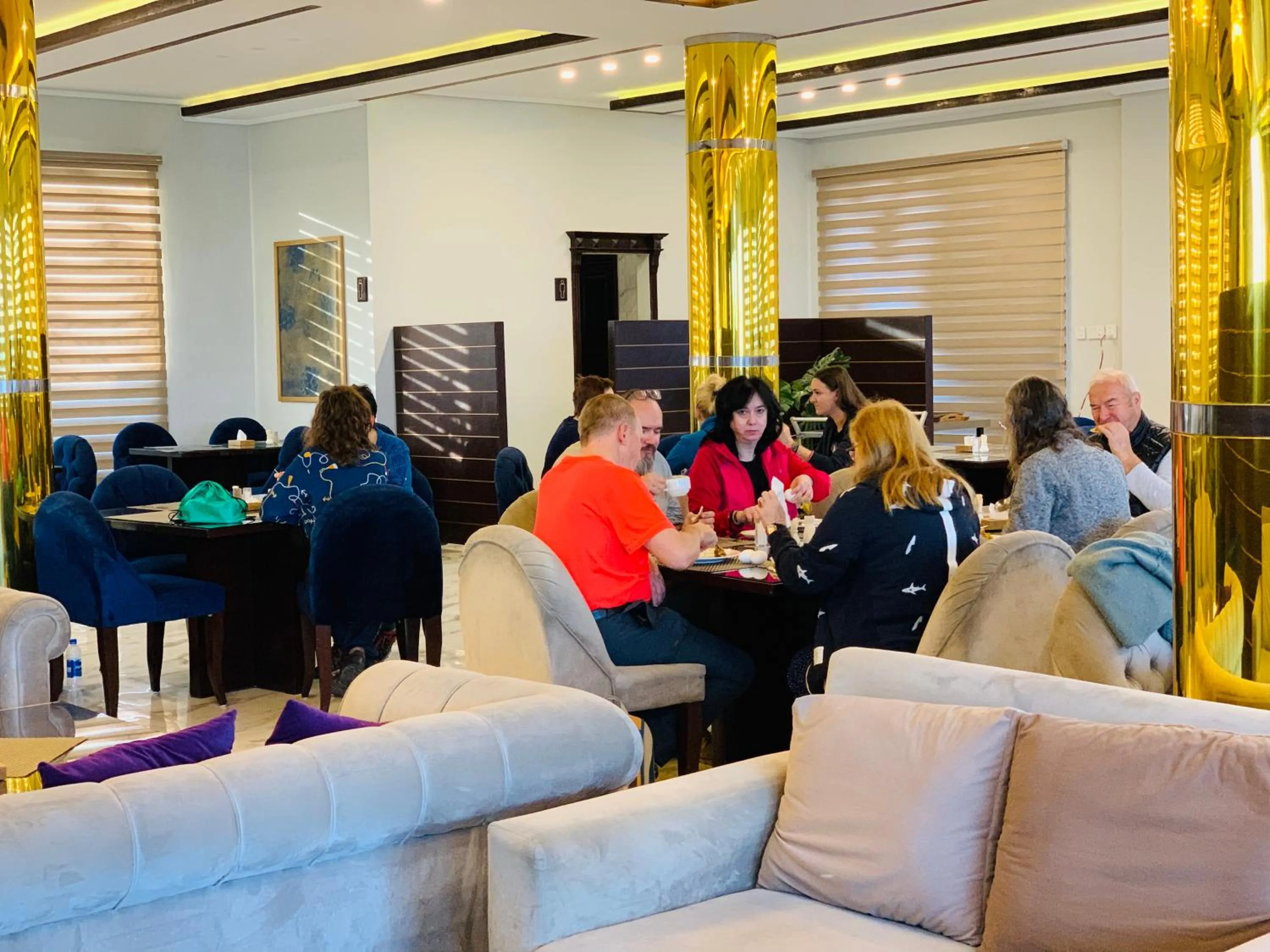 Restaurant/places to eat in Swat Palace Hotel By Northin