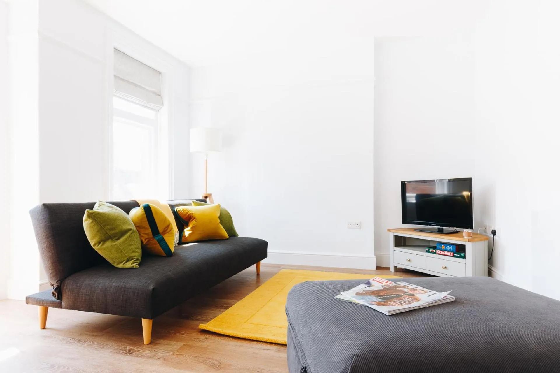Communal lounge/ TV room in South Street Apartments