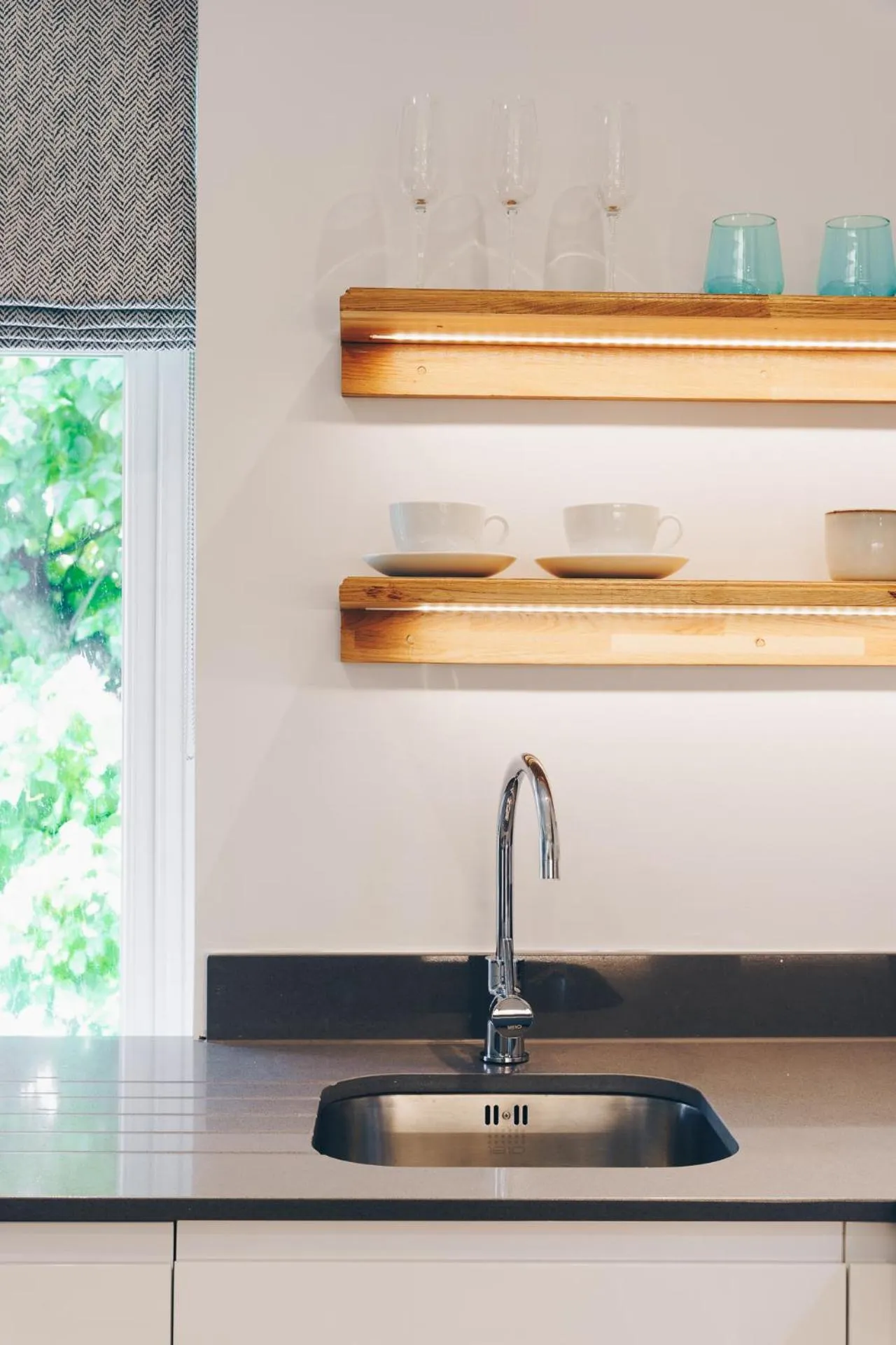 Kitchen or kitchenette in South Street Apartments