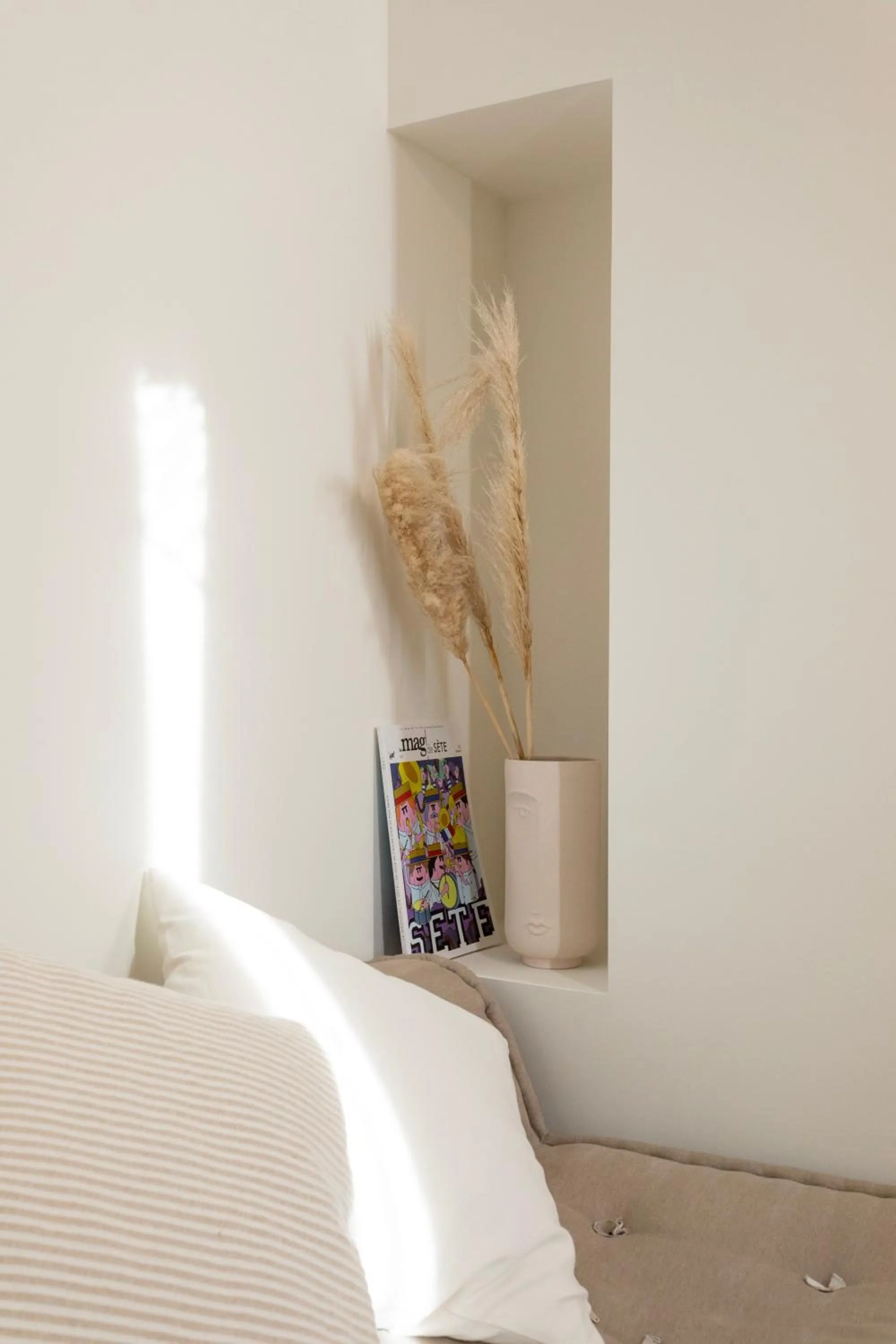 Photo of the whole room, Bed in Les Clés Secrètes