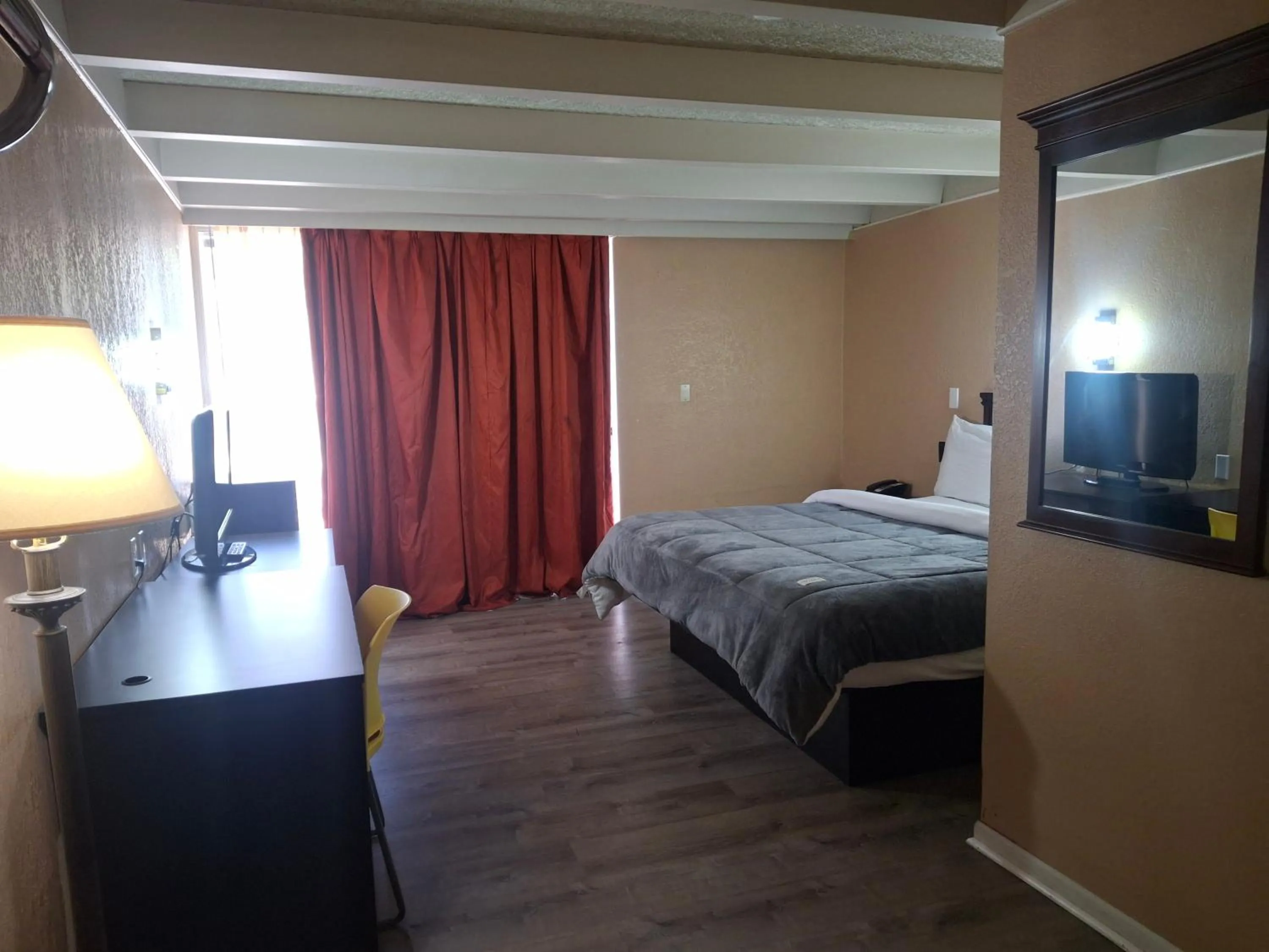 Photo of the whole room, Bed in Hotel Weston