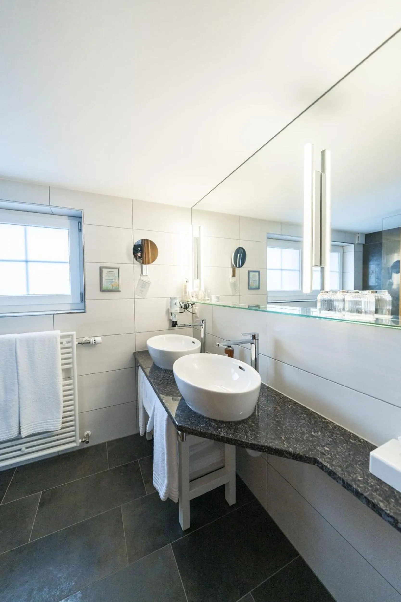 Bathroom in Hotel Säntis