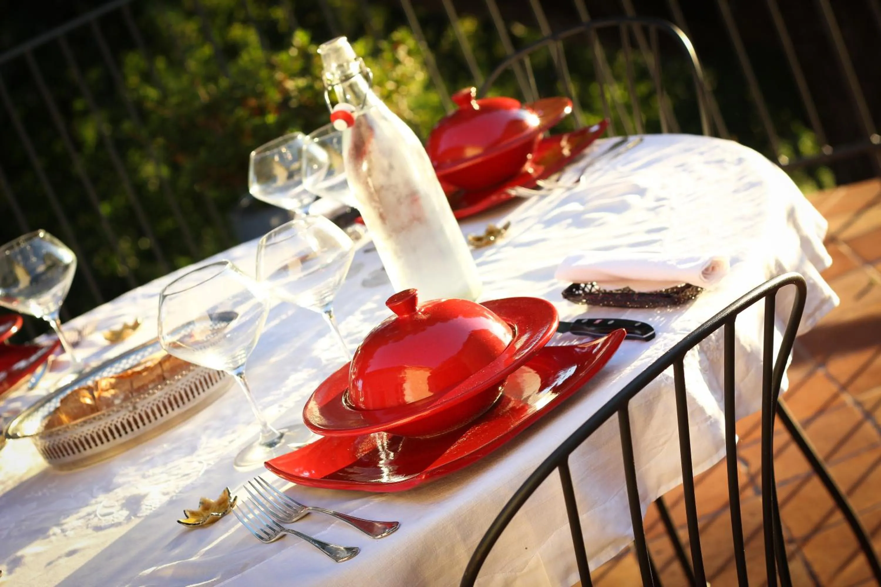Dining area in Chambres d'hôtes Domaine de Nazère