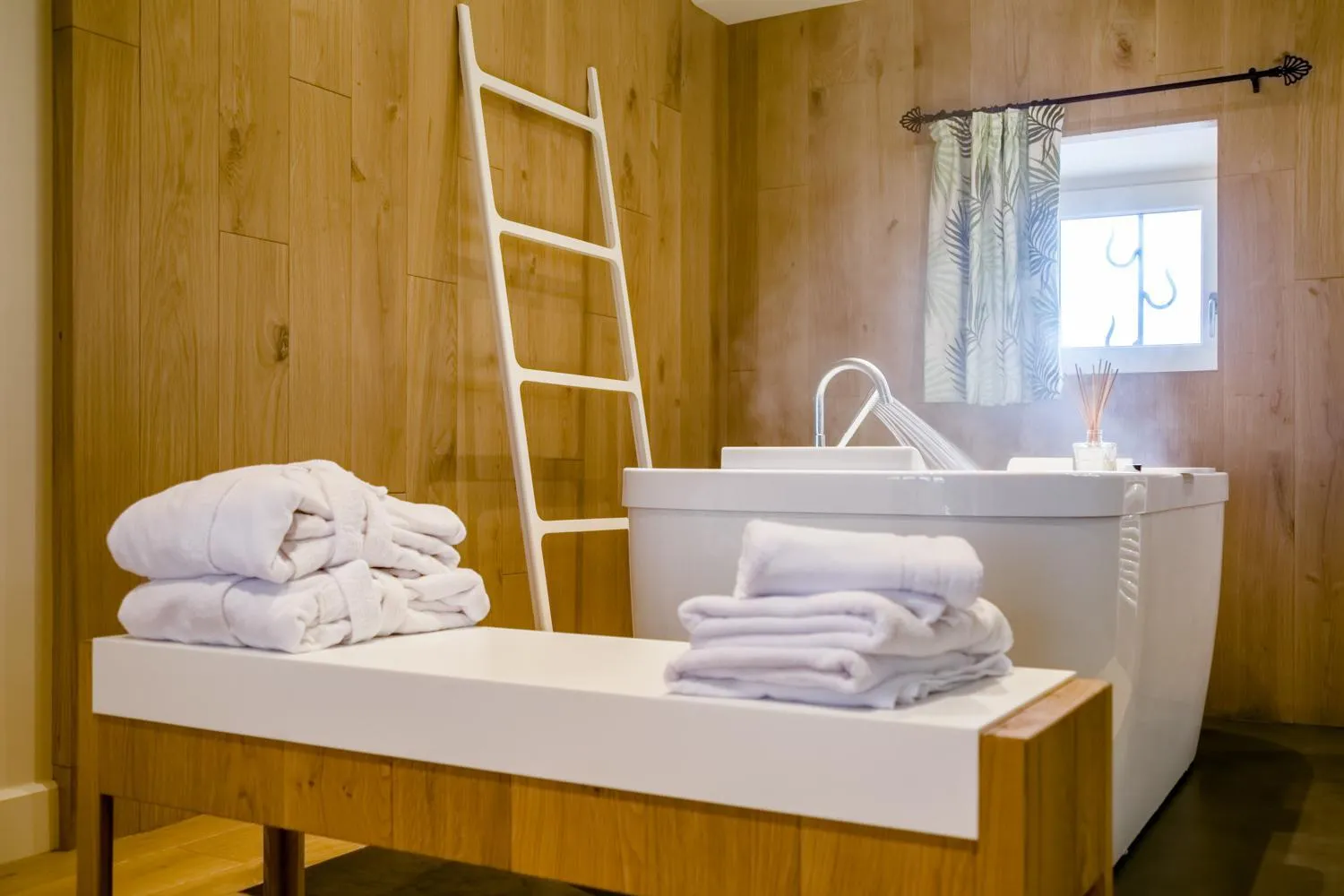 Bed in Chambres d'hôtes Domaine de Nazère