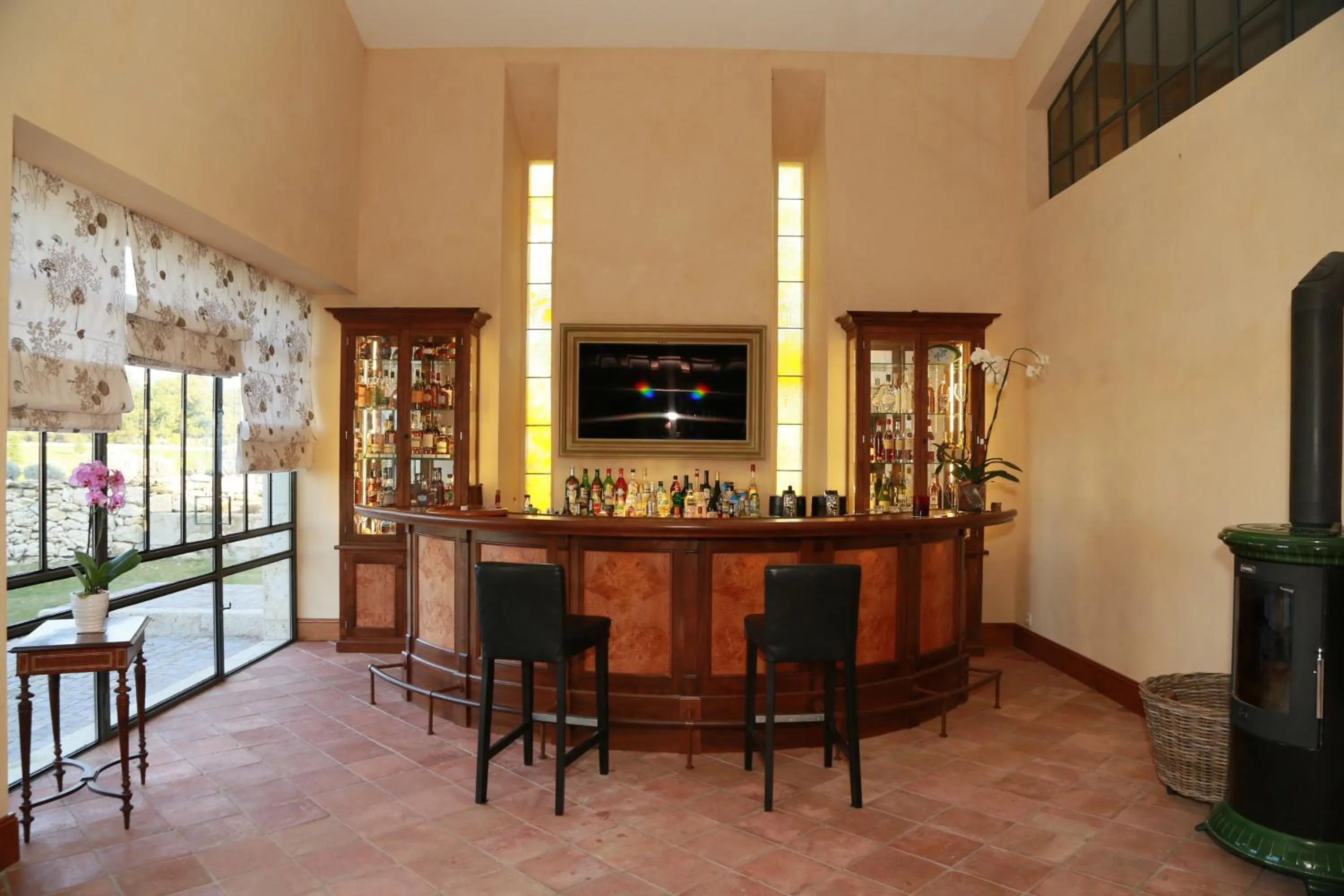 Lounge or bar in Chambres d'hôtes Domaine de Nazère