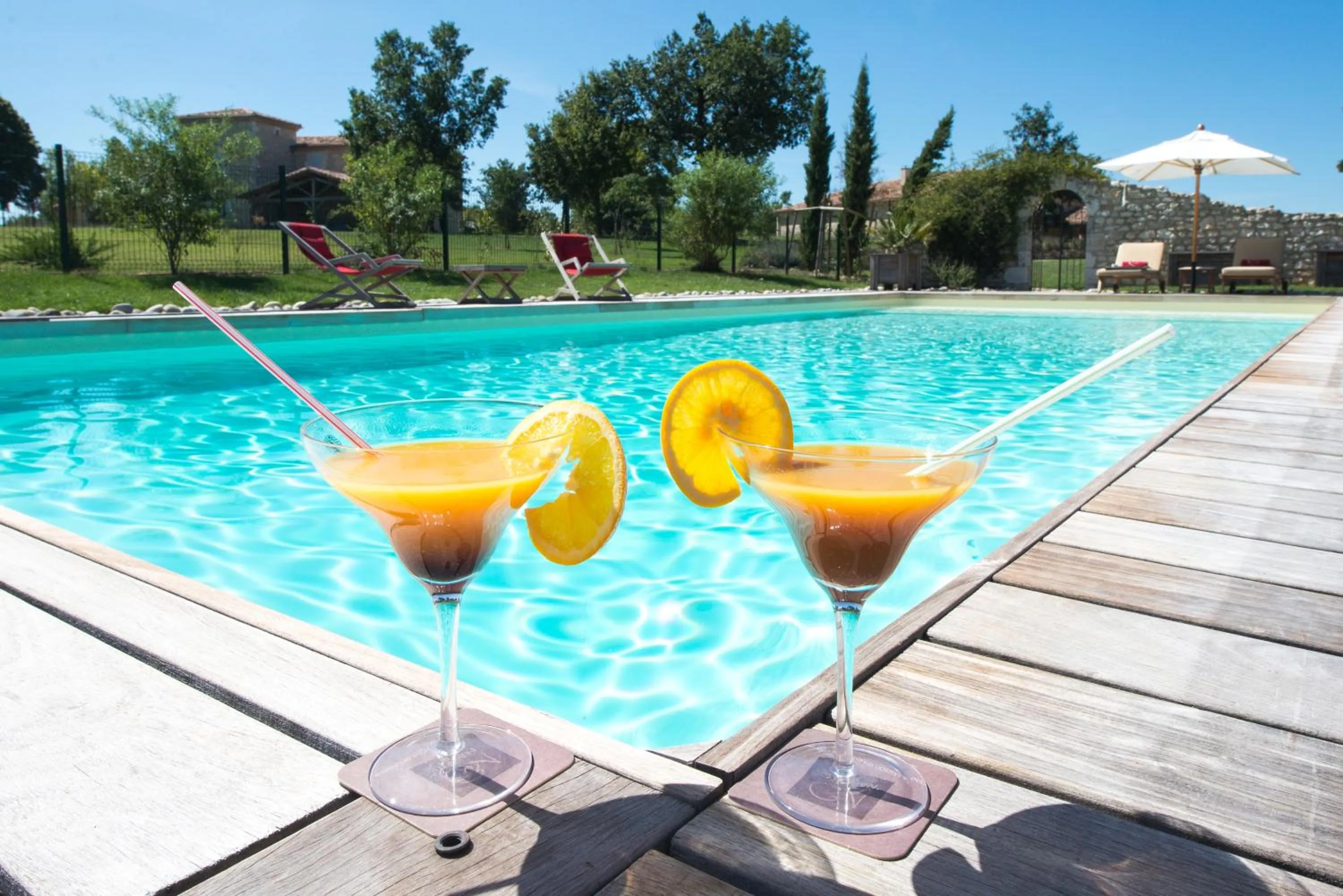 Swimming pool in Chambres d'hôtes Domaine de Nazère