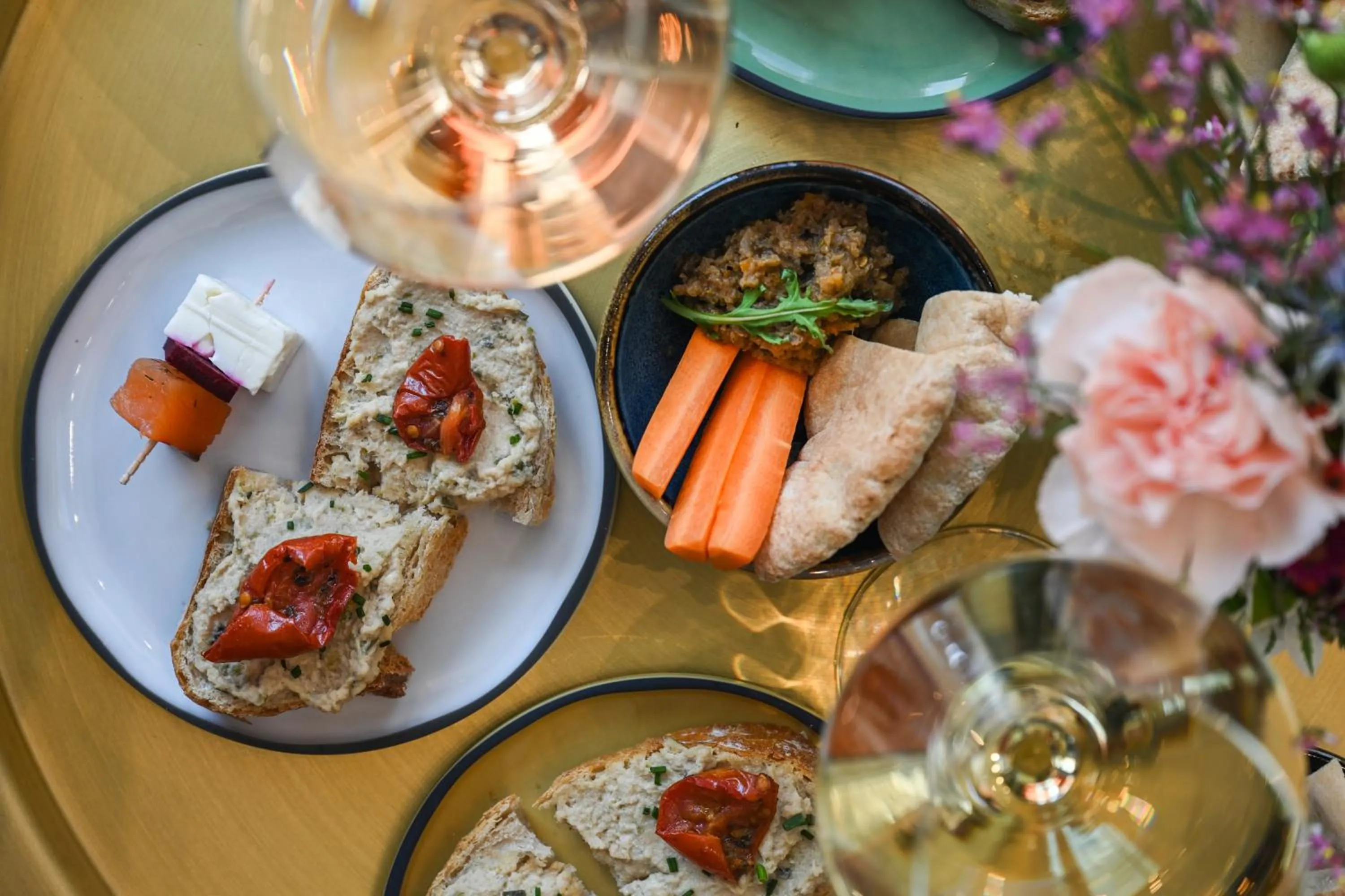 Food and drinks in OKKO Hotels Nice Aéroport