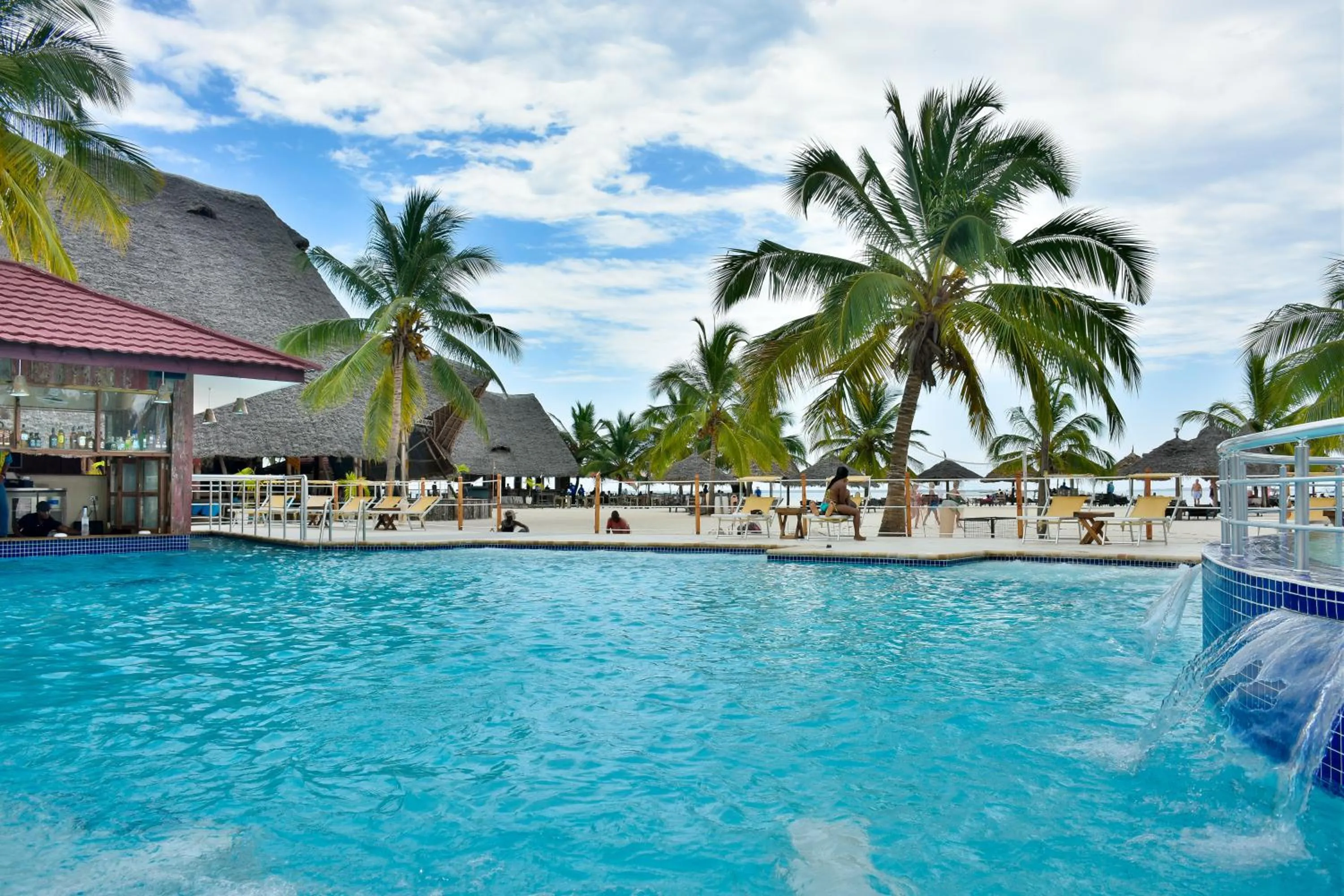 Swimming pool in Kendwa Rocks Hotel