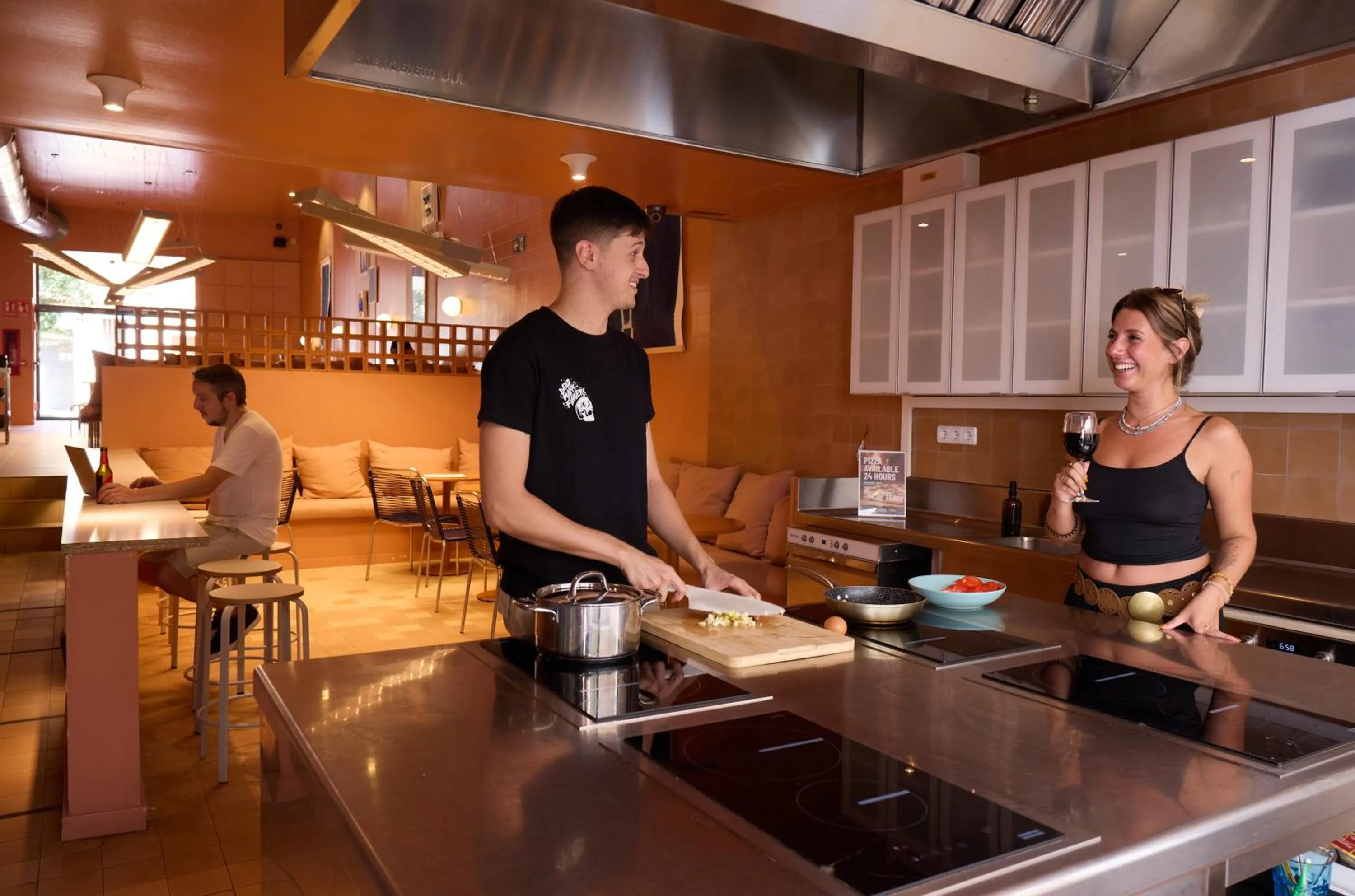 kitchen in Latroupe Poblenou Beach