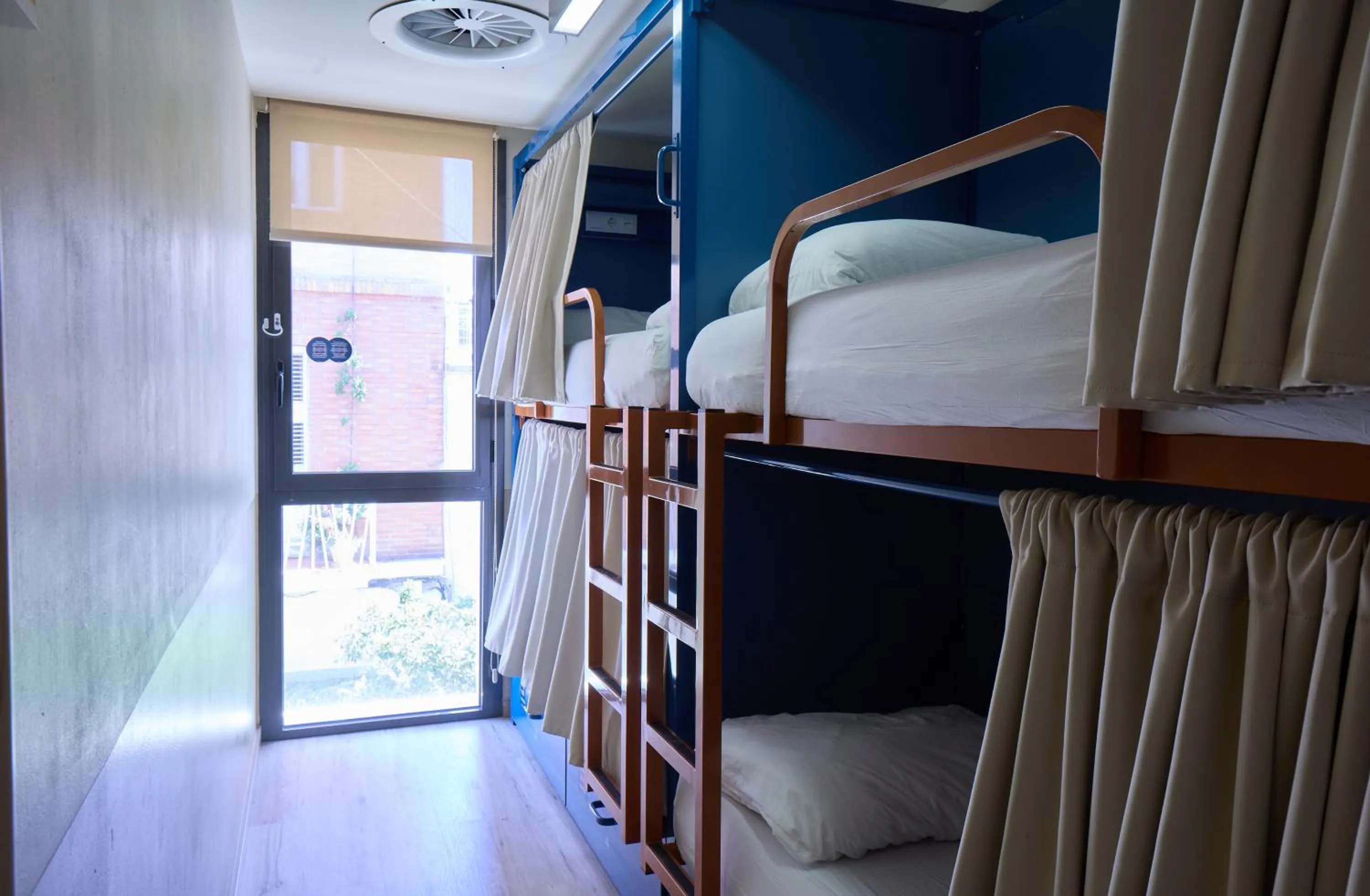 Bed in Latroupe Poblenou Beach