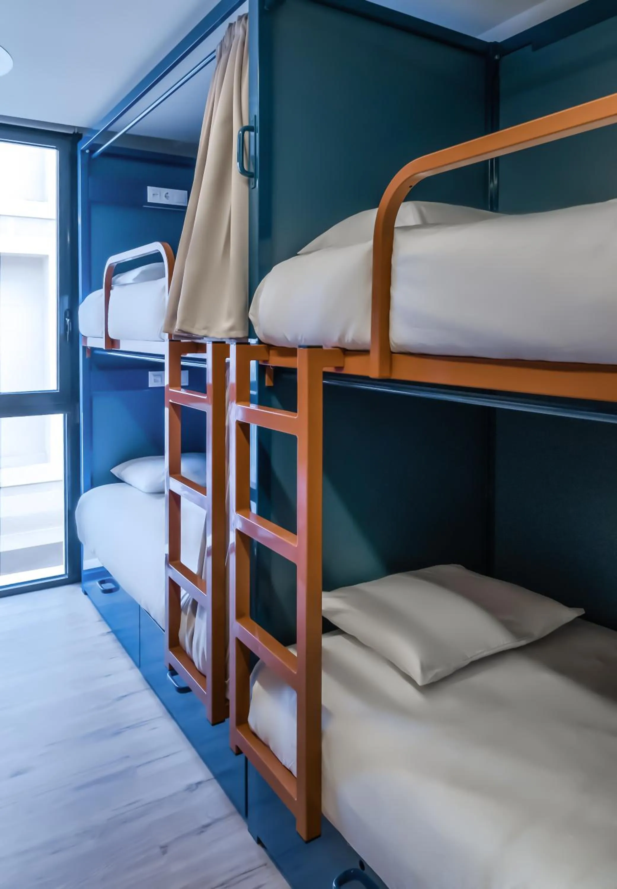 bunk bed, Bed in Latroupe Poblenou Beach