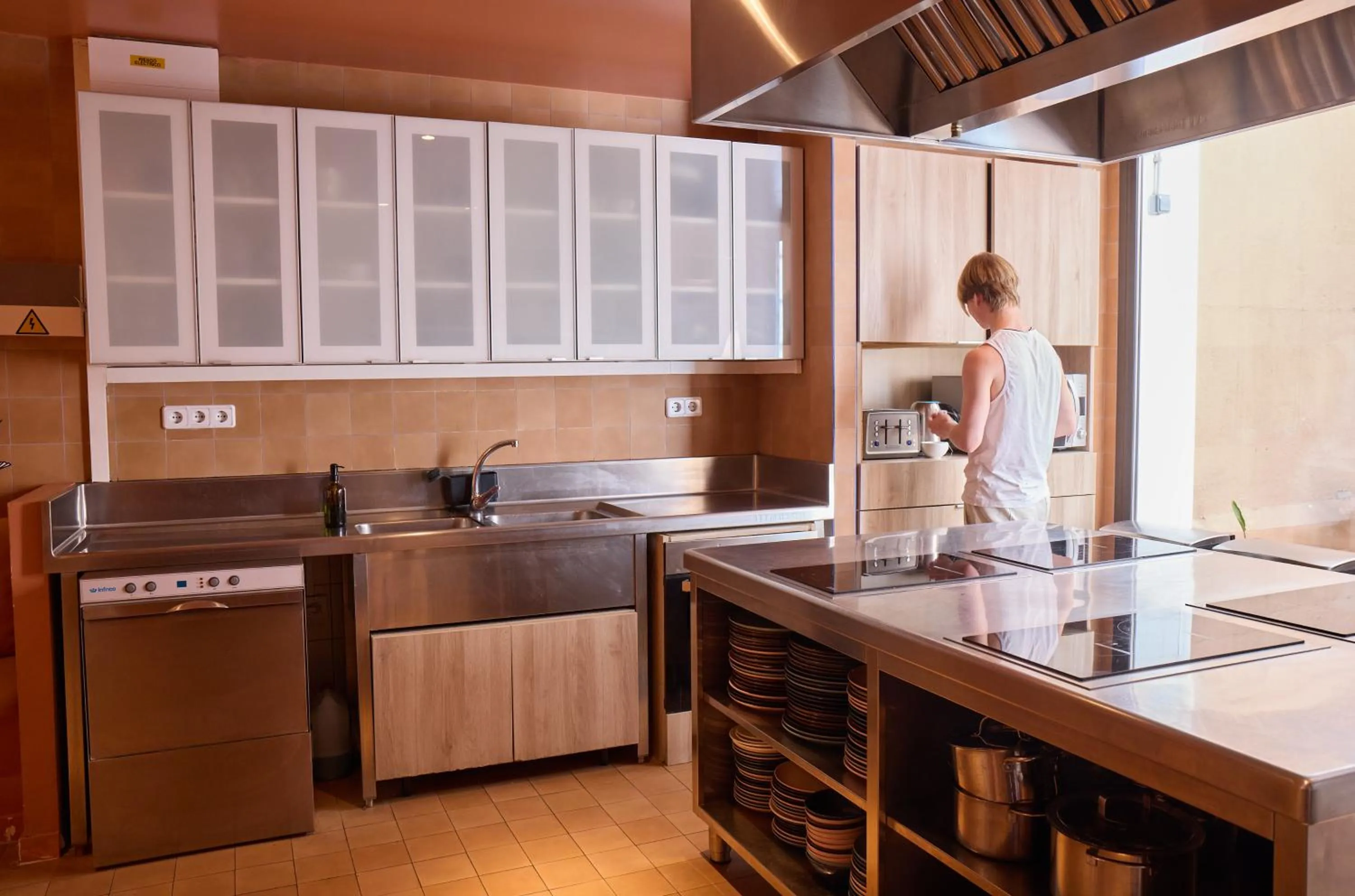 kitchen in Latroupe Poblenou Beach