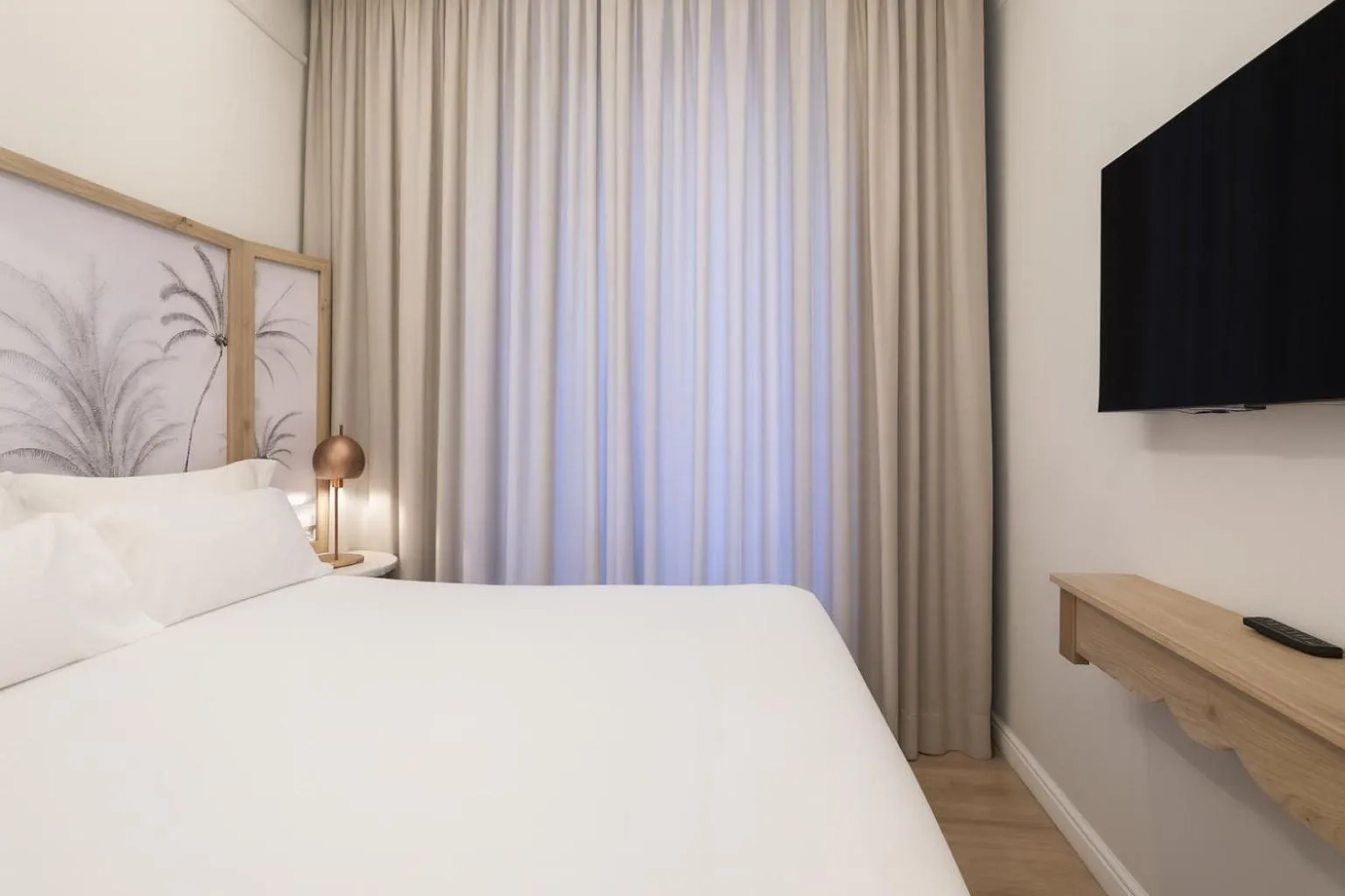 Bedroom, Bed in ICON Malabar