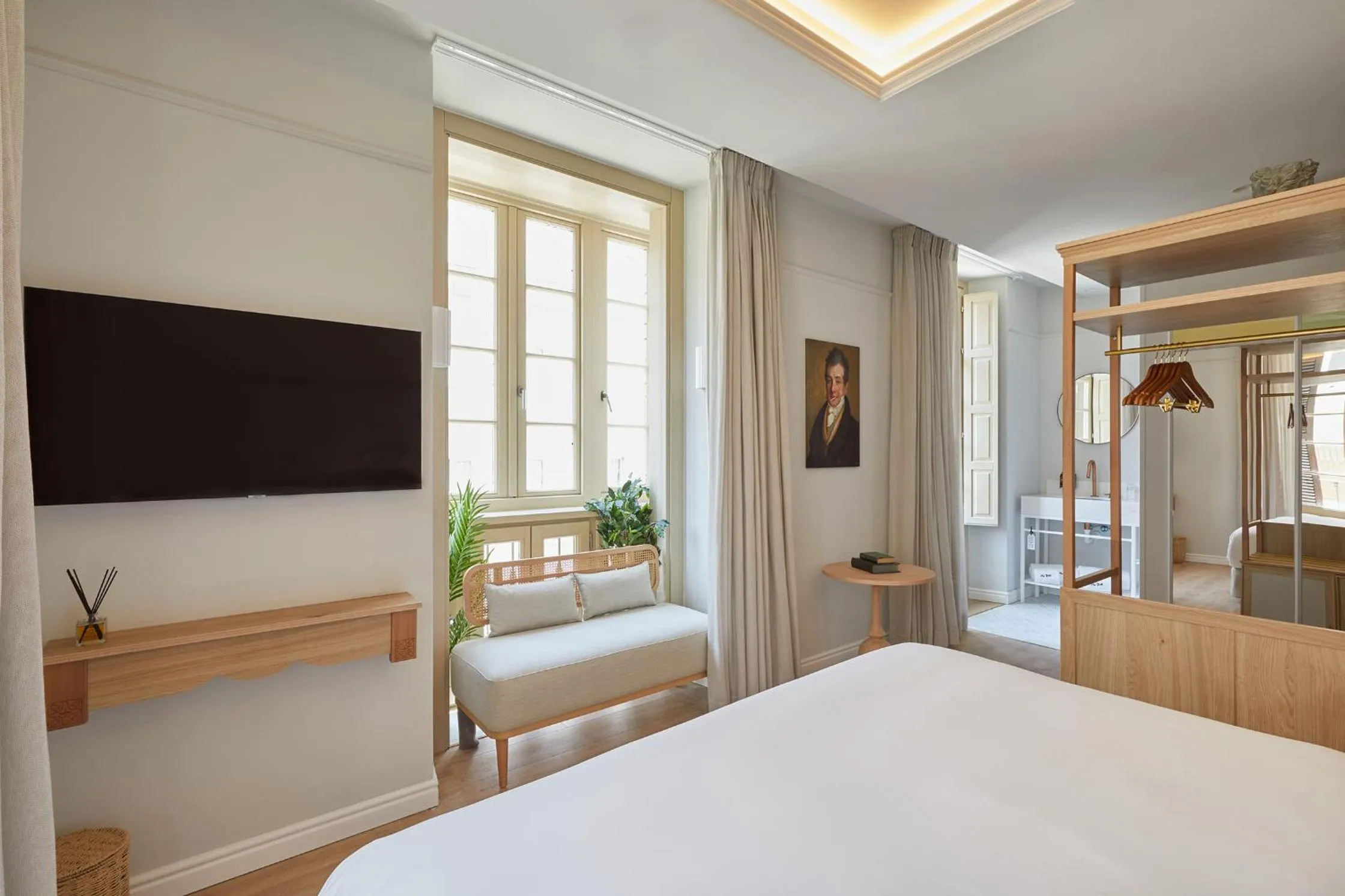 Bedroom, Bed in ICON Malabar