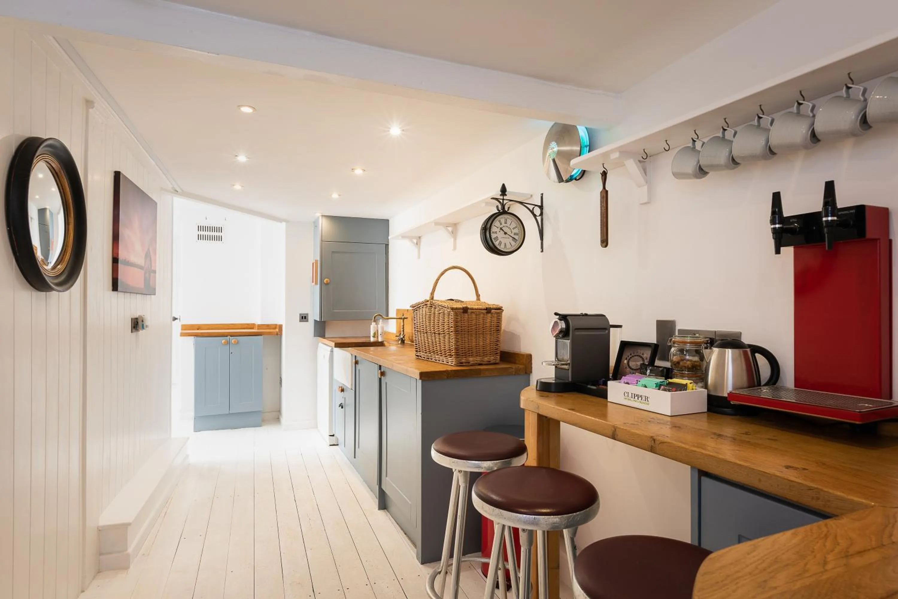 Kitchen or kitchenette in Lyme 1 Hotel