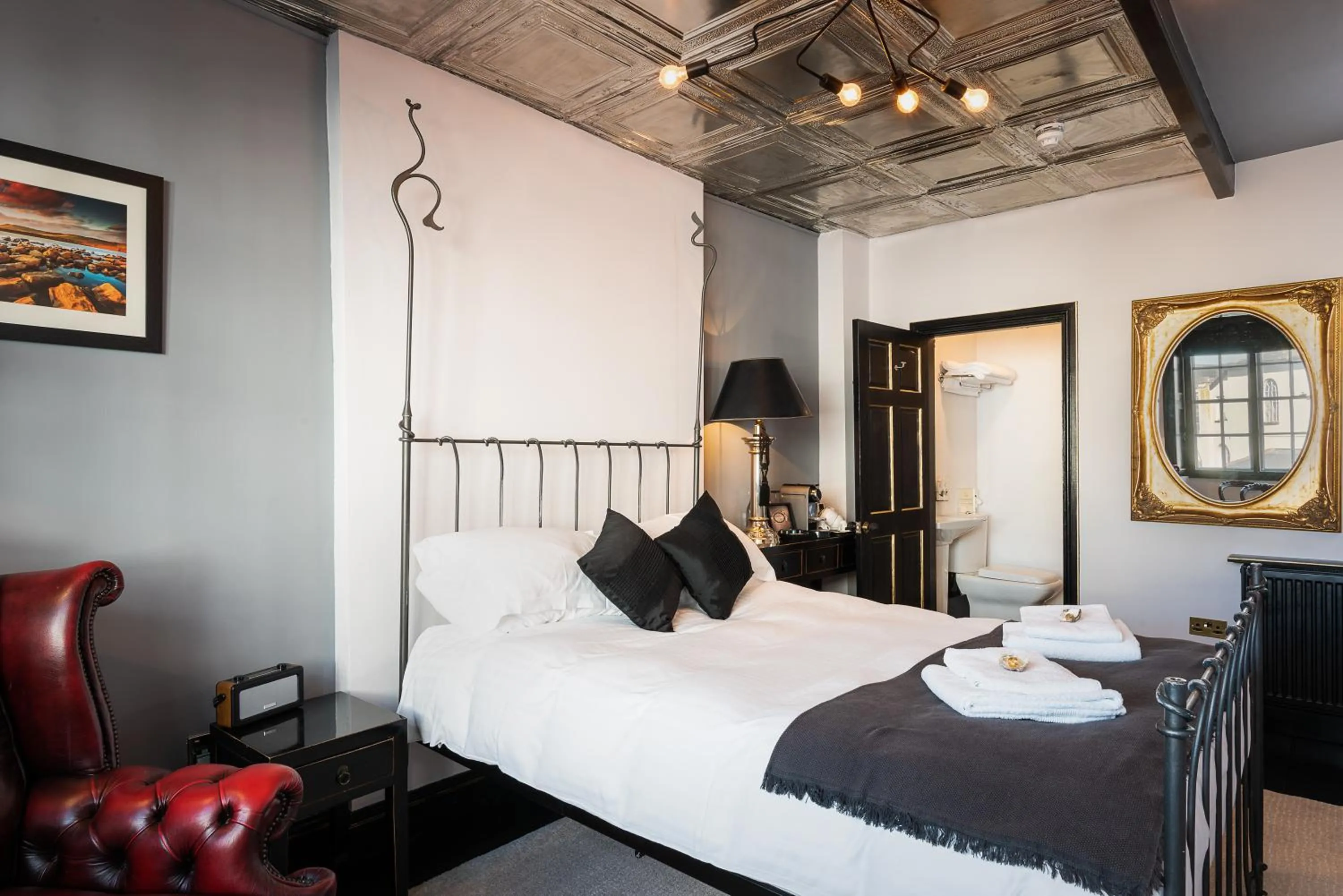 Bedroom, Bed in Lyme 1 Hotel