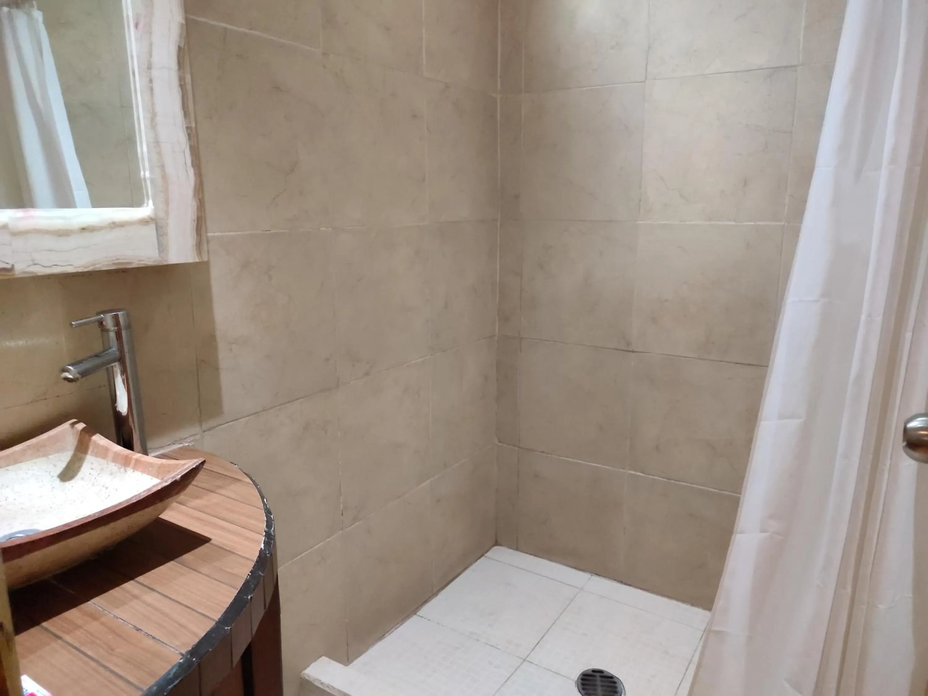 Shower in Ashly Boulevard