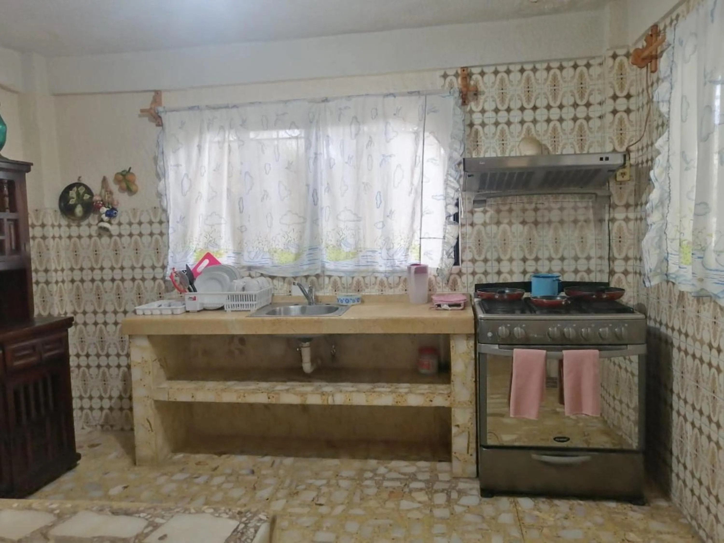Kitchen or kitchenette in Ashly Boulevard
