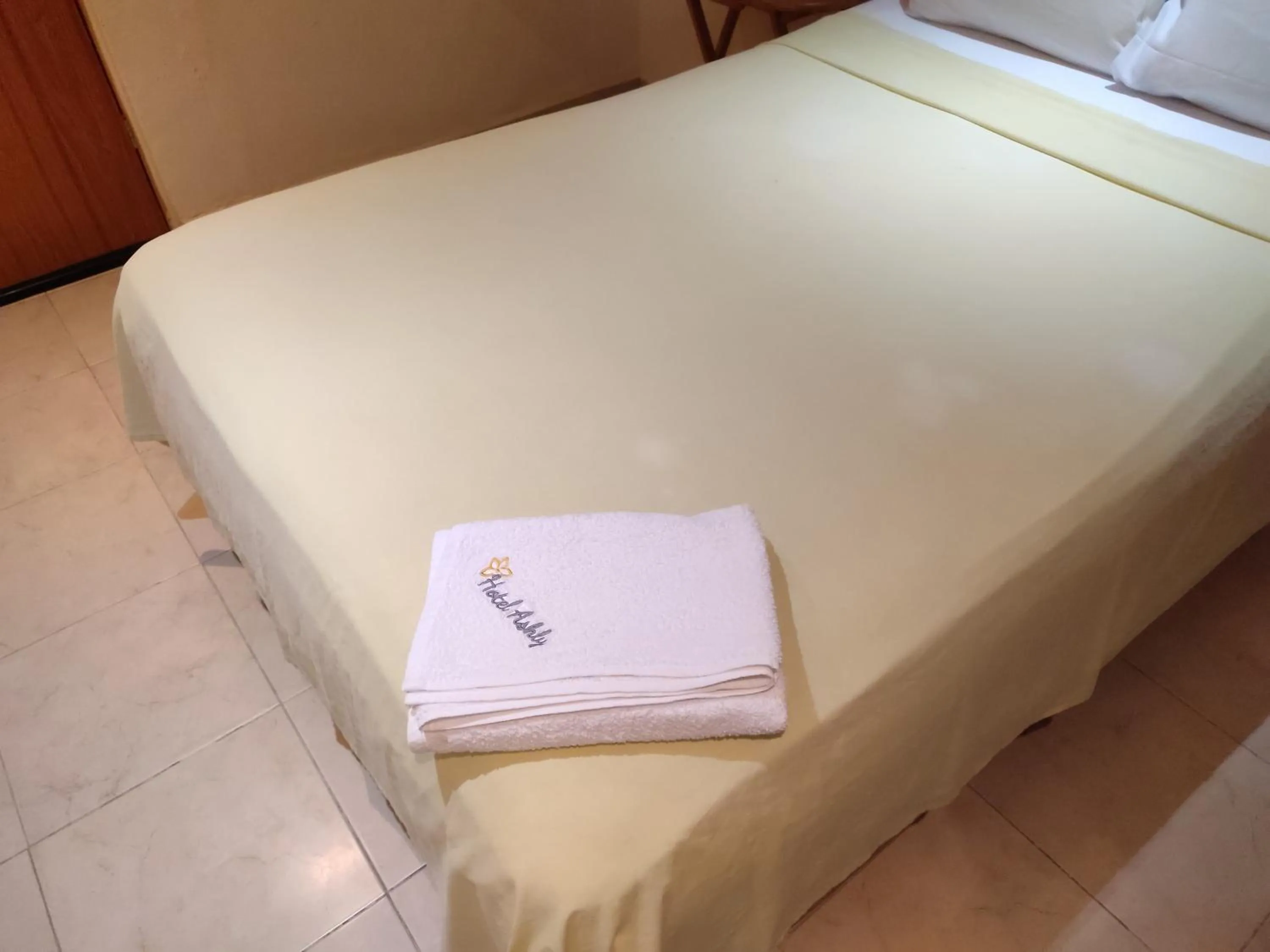 Bed in Ashly Boulevard