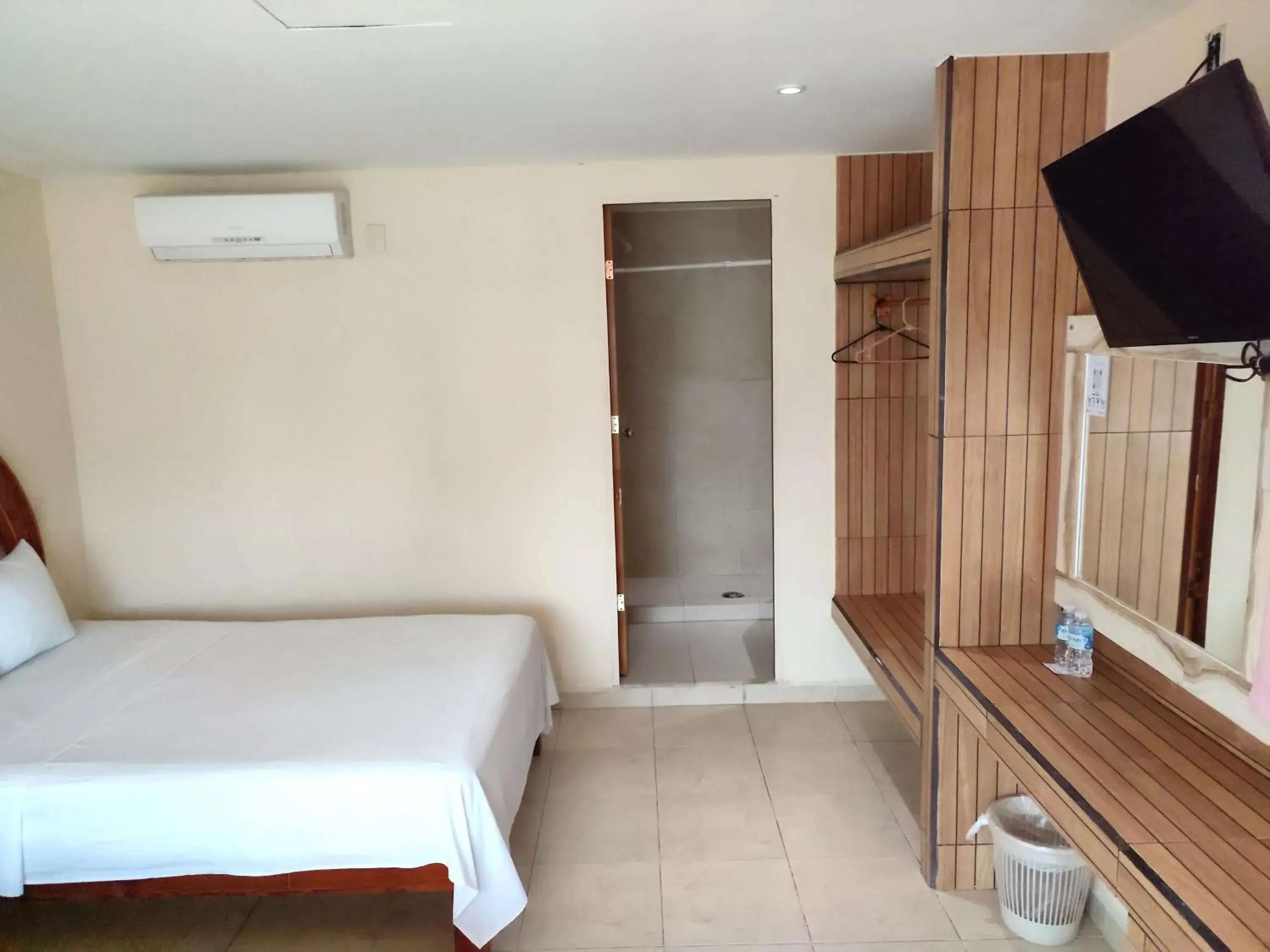 Double Room with Two Double Beds in Ashly Boulevard Double Room with Two Double Beds in Ashly Boulevard